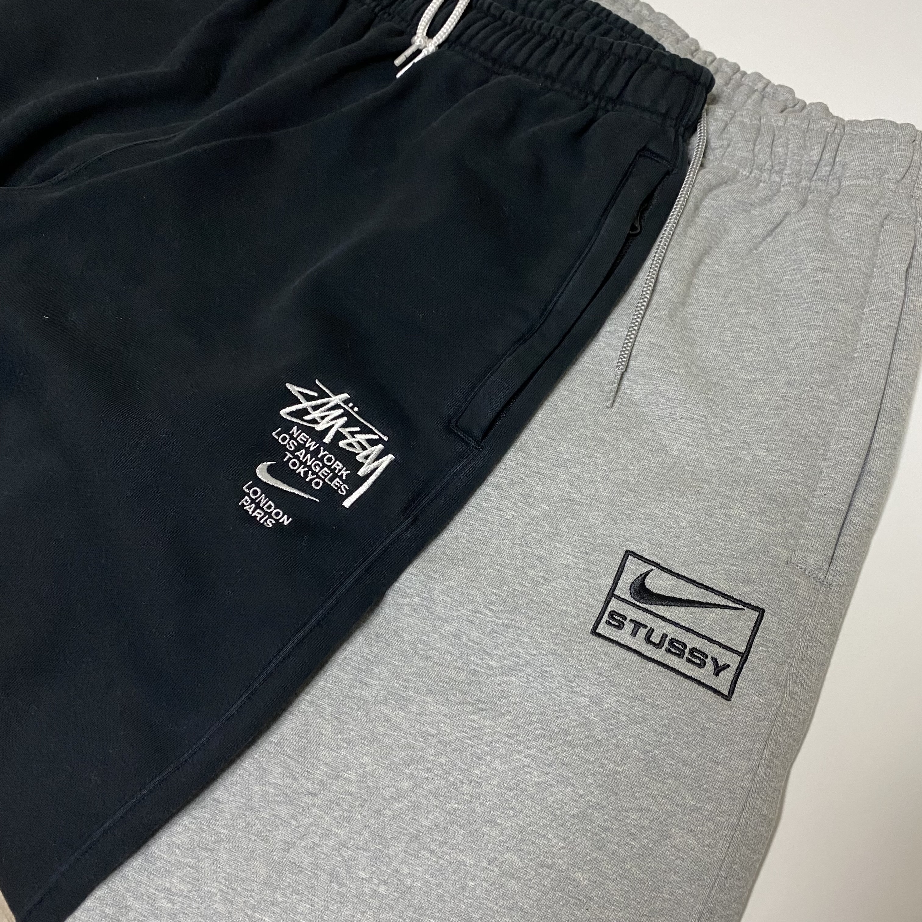 Nike x Stussy NRG ZR Fleece Pants Black - US/EU, Nike x Stussy NRG Fleece Pants Dark Grey Heather (DO9340-063) 착용 스타일 - 1