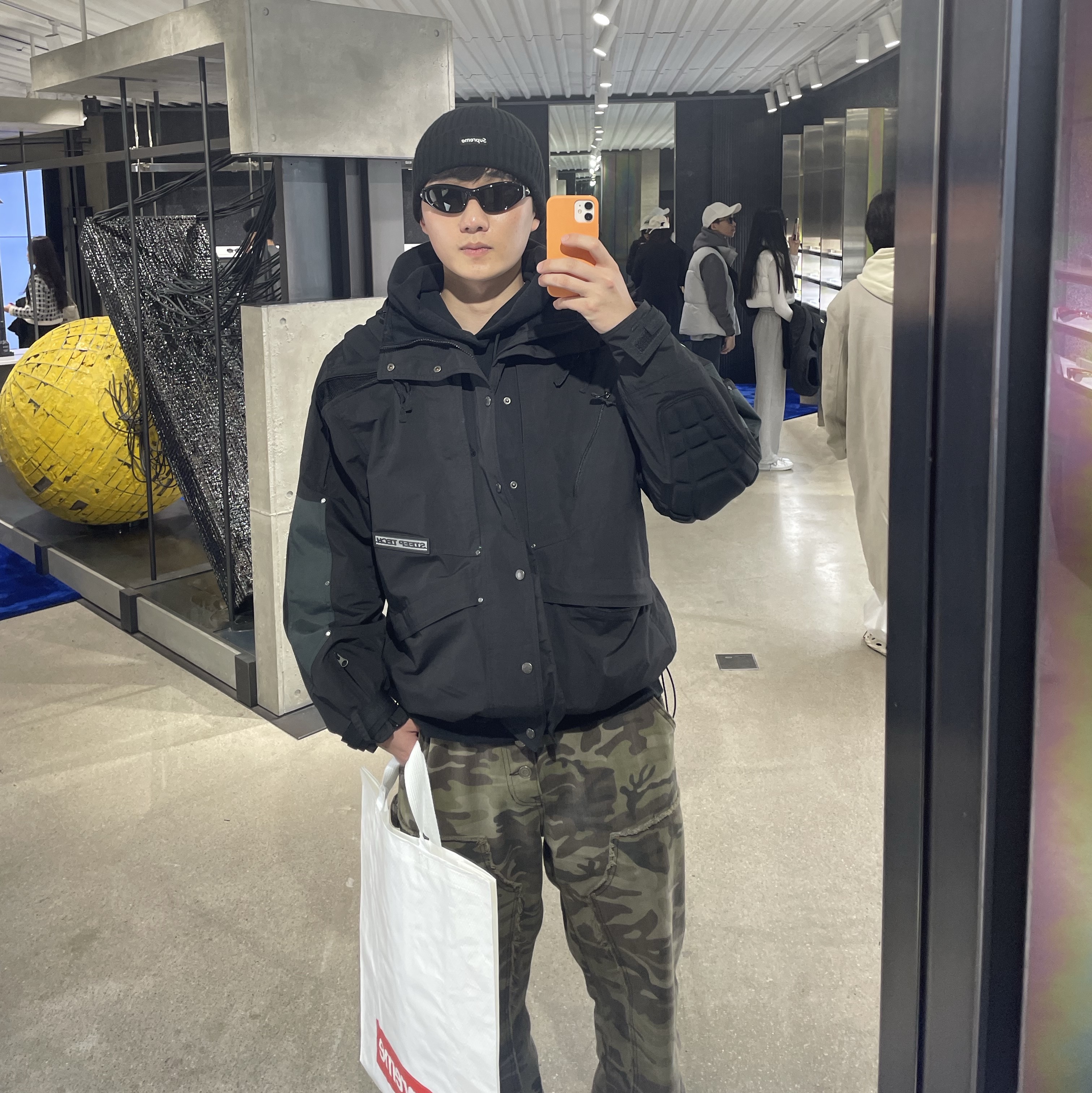 Supreme Overdyed Beanie Black, Supreme x The North Face Steep Tech Apogee Jacket Black - 22FW 착용 스타일