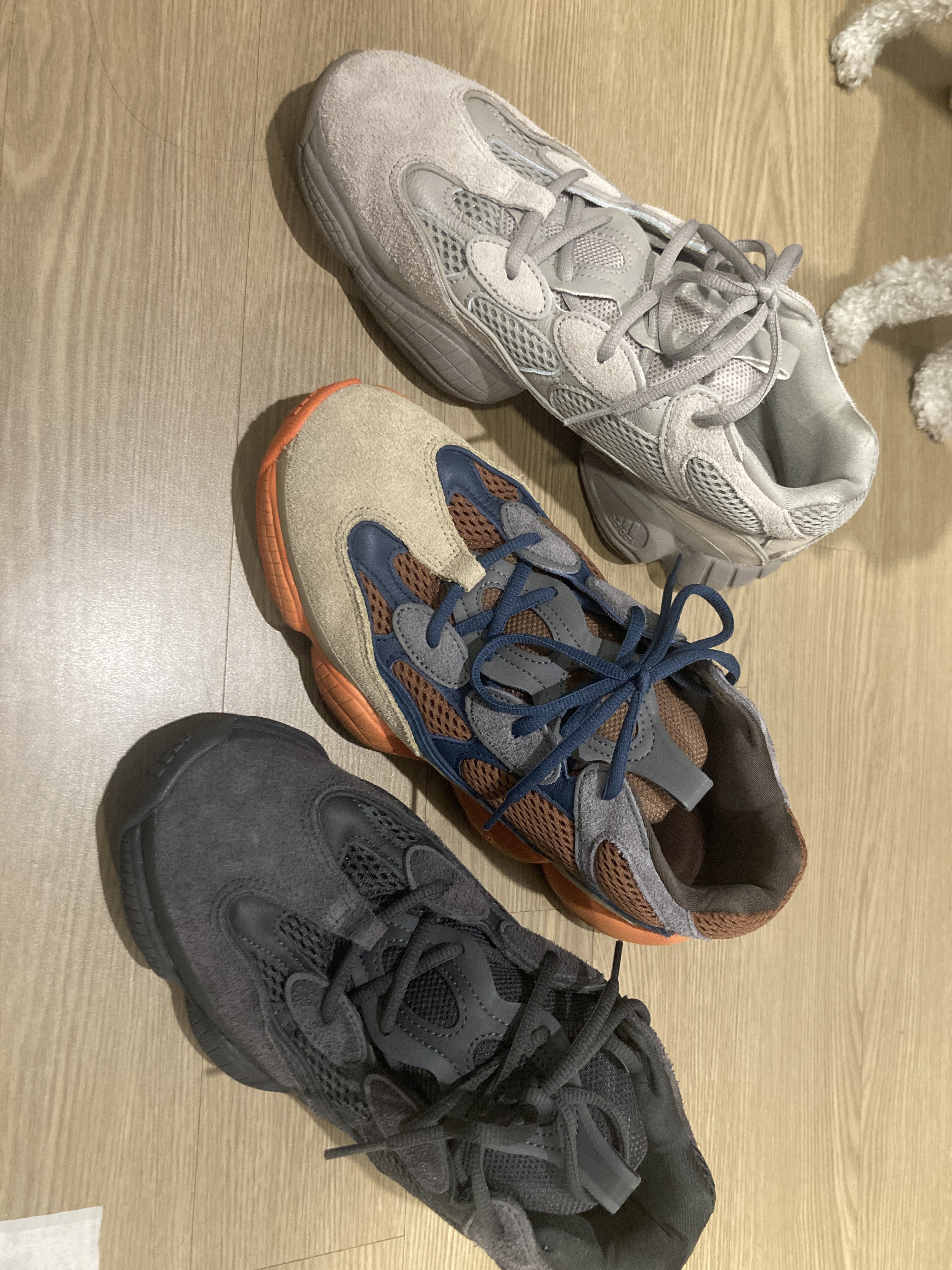 Adidas Yeezy 500 Ash Grey, Adidas Yeezy 500 Utility Black 2018/2020 착용 스타일