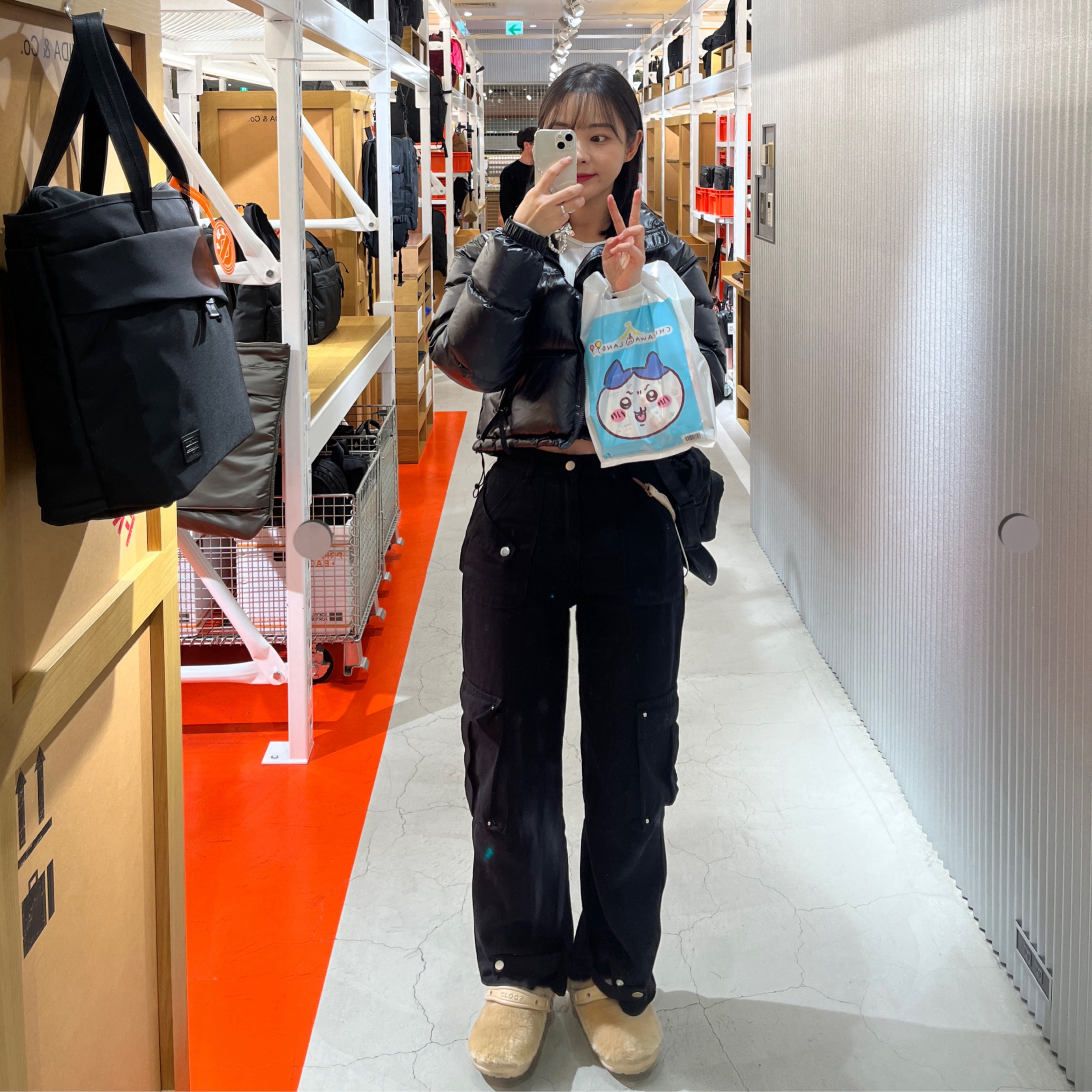 (W) The North Face Nuptse Short Jacket TNF Black, Supreme Shoulder Bag Black - 19SS 착용 스타일