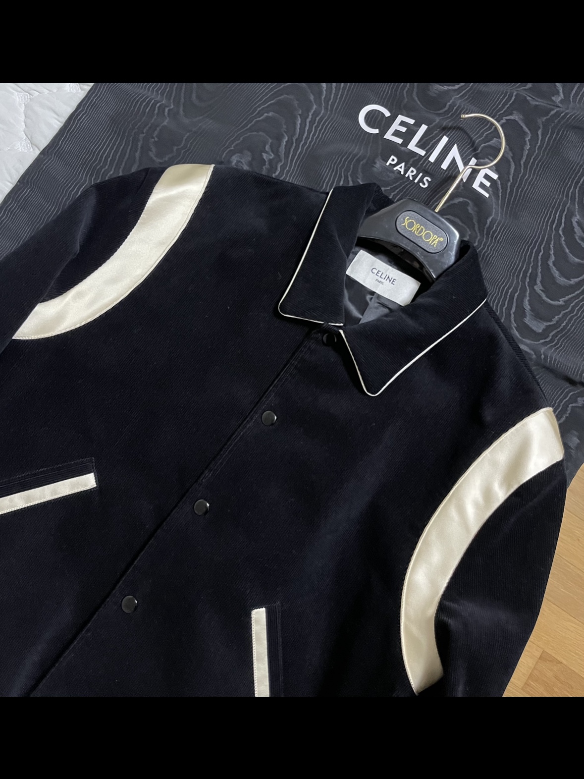 Celine Teddy Jacket in Corduroy Black, Celine Teddy Jacket in Corduroy Black 착용 스타일 - 4