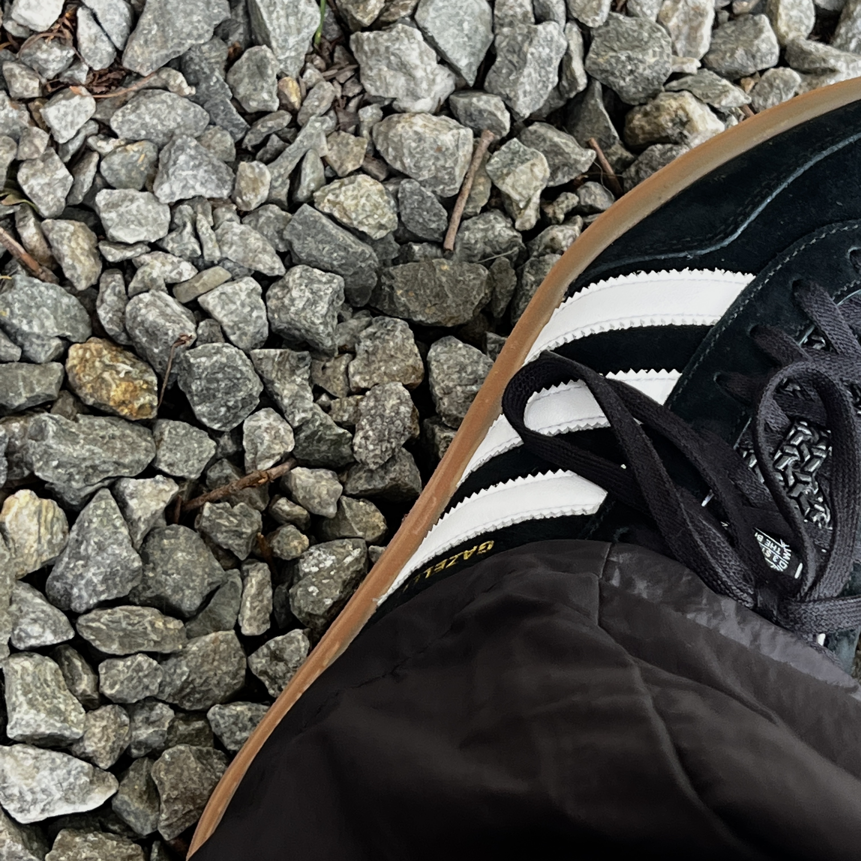 Adidas Gazelle Indoor Core Black 착용 스타일