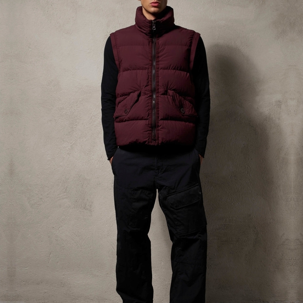 Ten C Austral Down Vest Jacket Blackberry 착용 스타일 - 2