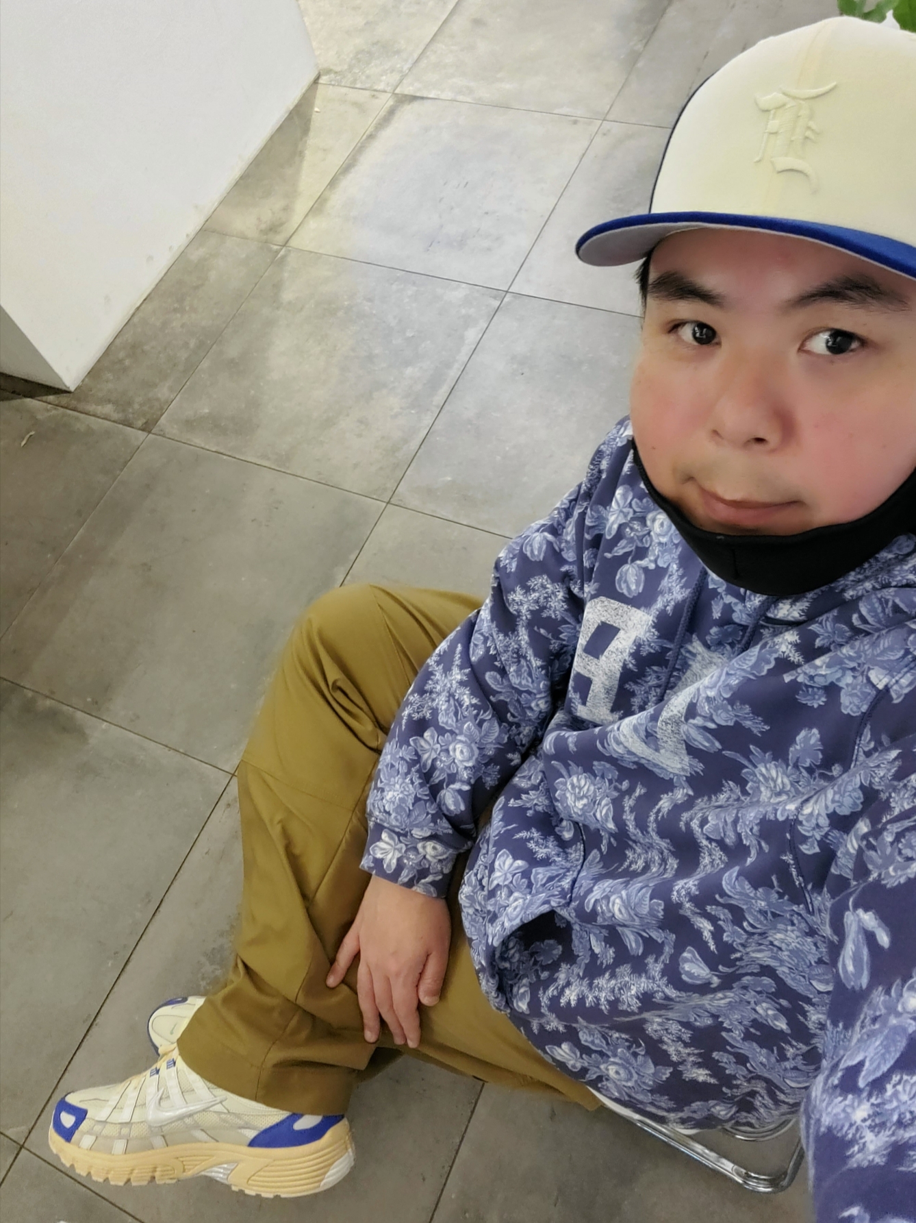 Essentials x New Era Sized Cap Light Royal, Nike P-6000 Coconut Milk Medium Blue 착용 스타일 - 5