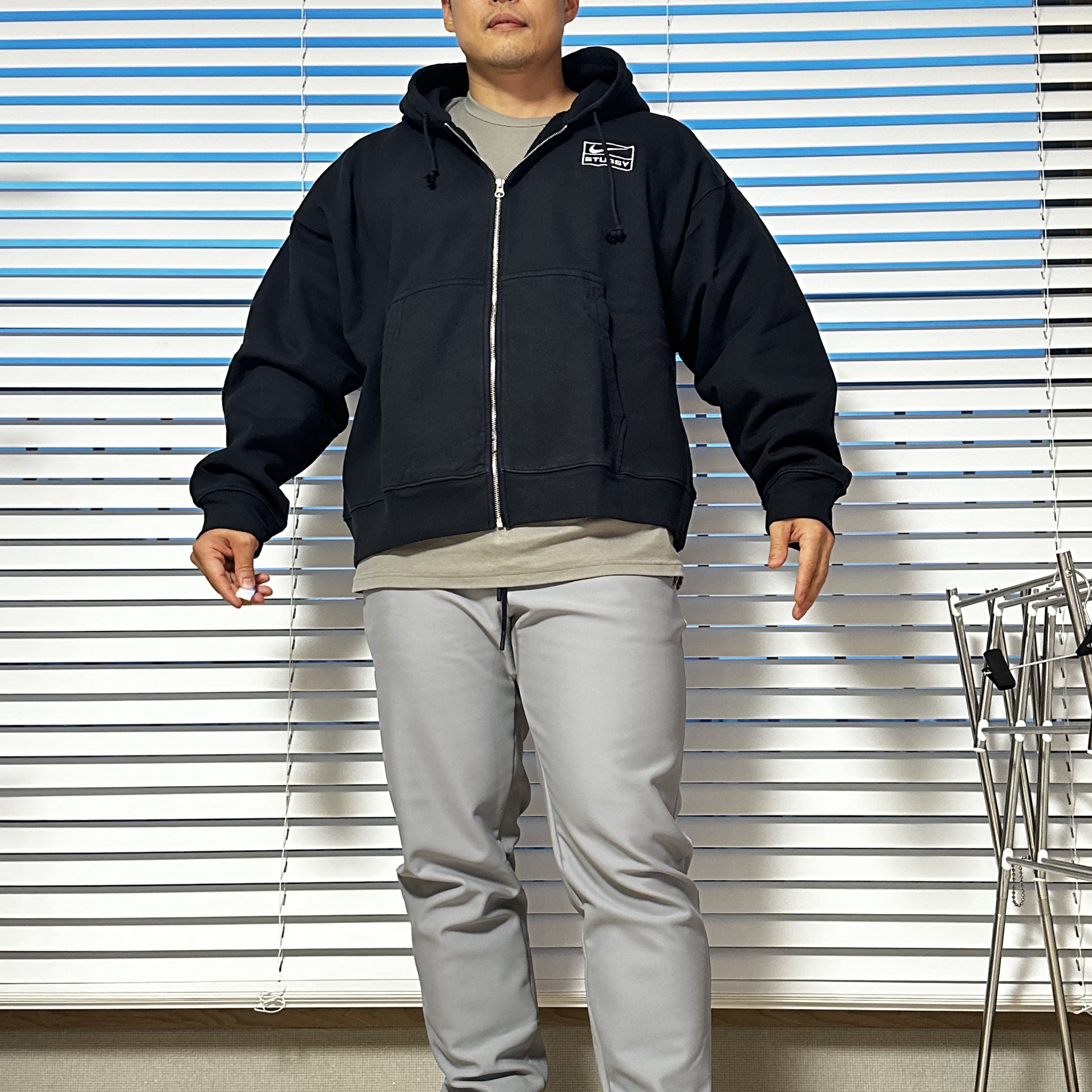 Nike x Stussy Reversible Jacket Black (FJ9153-010), Nike x Stussy Full Zip Washed Fleece Hoodie Black (FJ9175-010) 착용 스타일 - 5