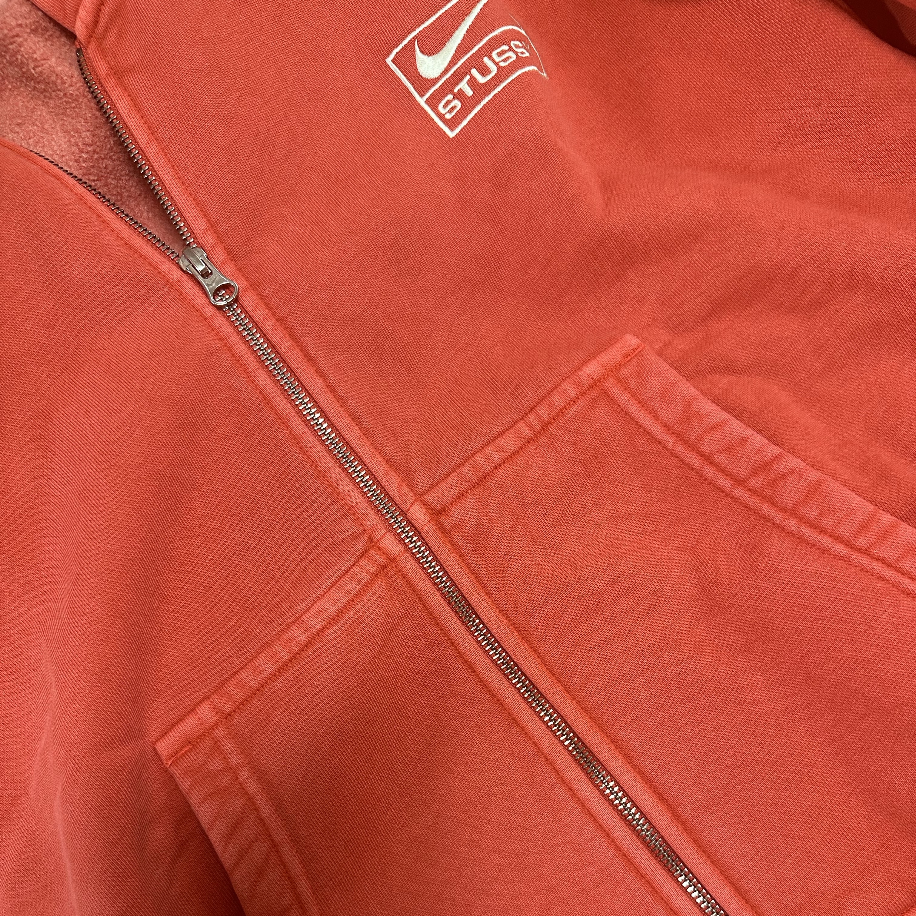 Nike x Stussy Full Zip Pigment Dyed Fleece Hoodie Habanero Red (FJ9161-642) 착용 스타일