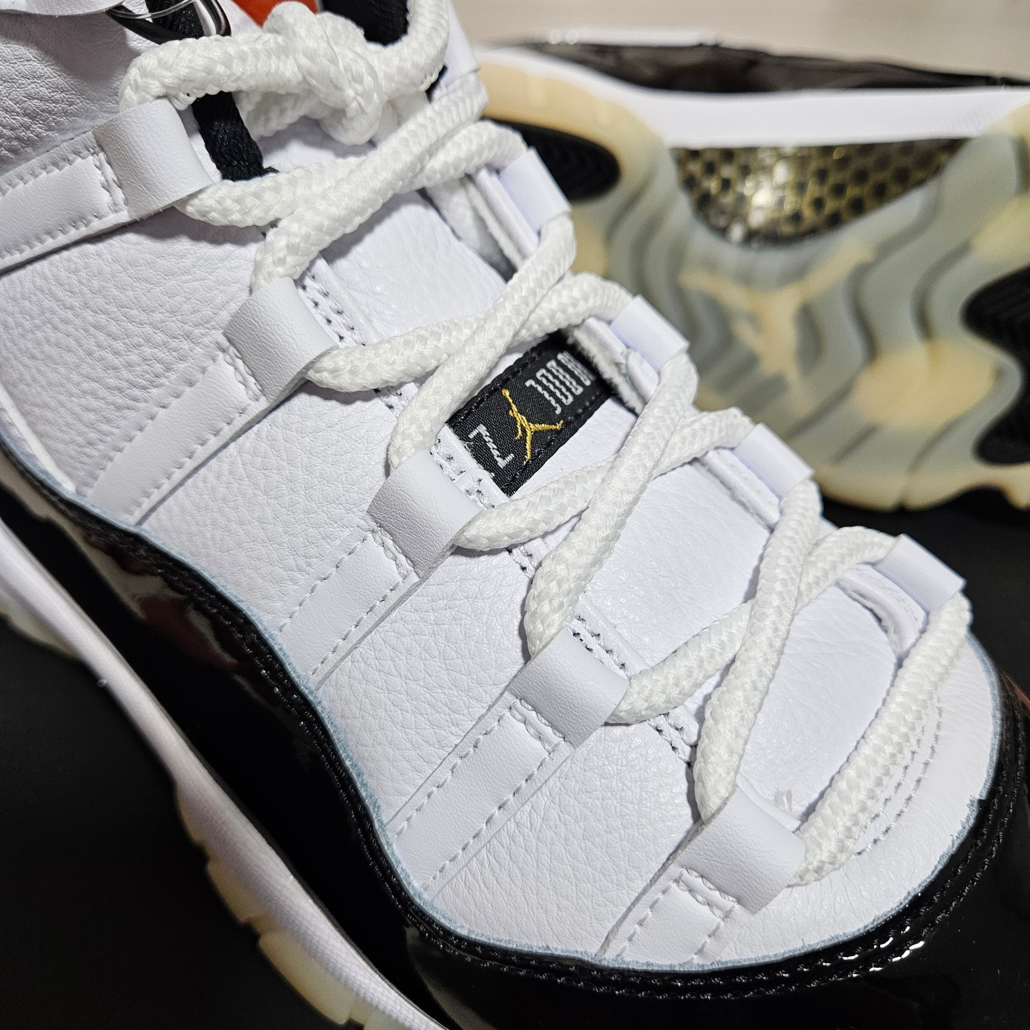 Jordan 11 Retro Gratitude 착용 스타일 - 3