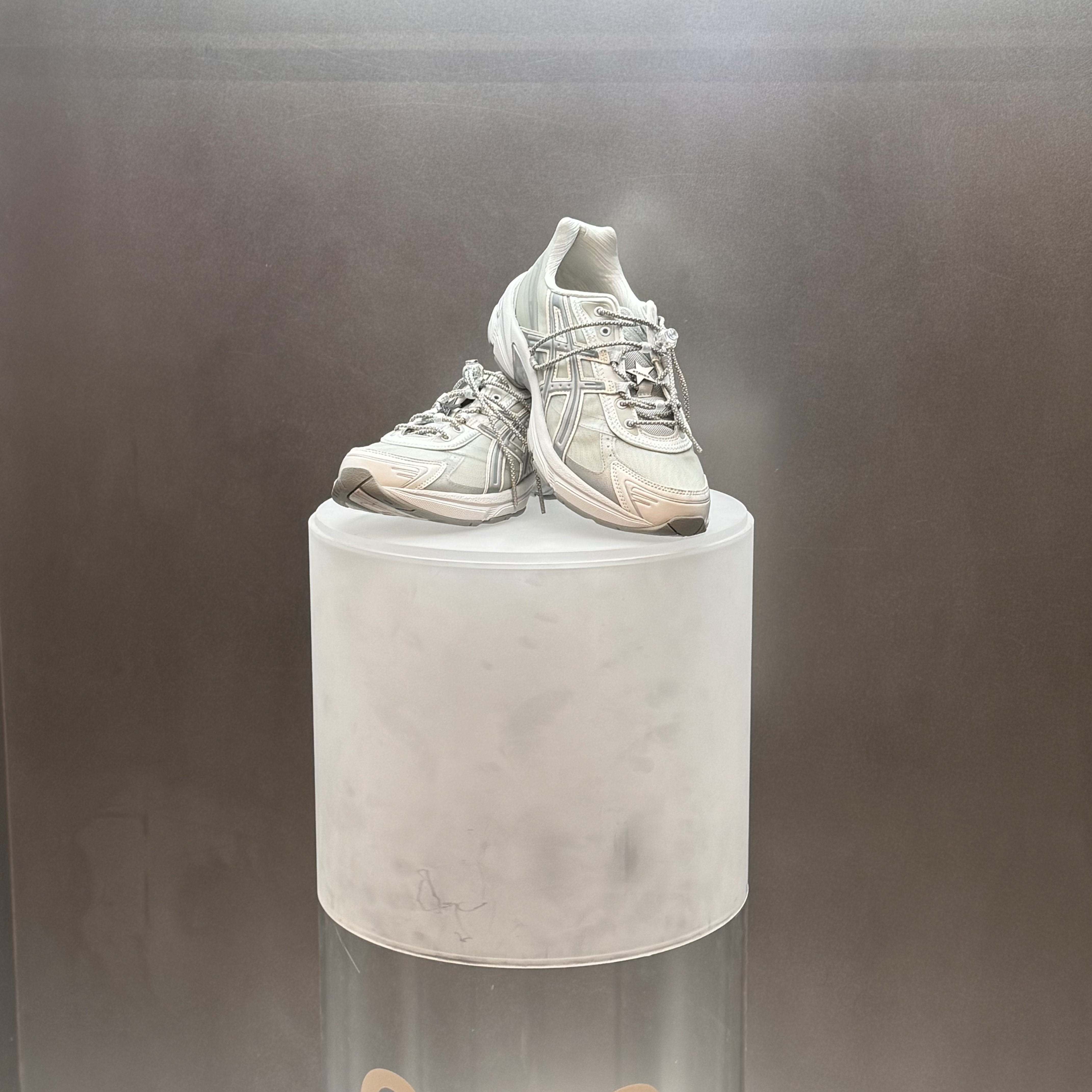 Asics x Atmos x Ojos Gel-1130 RE Glacier Grey Pure Silver 착용 스타일 - 1