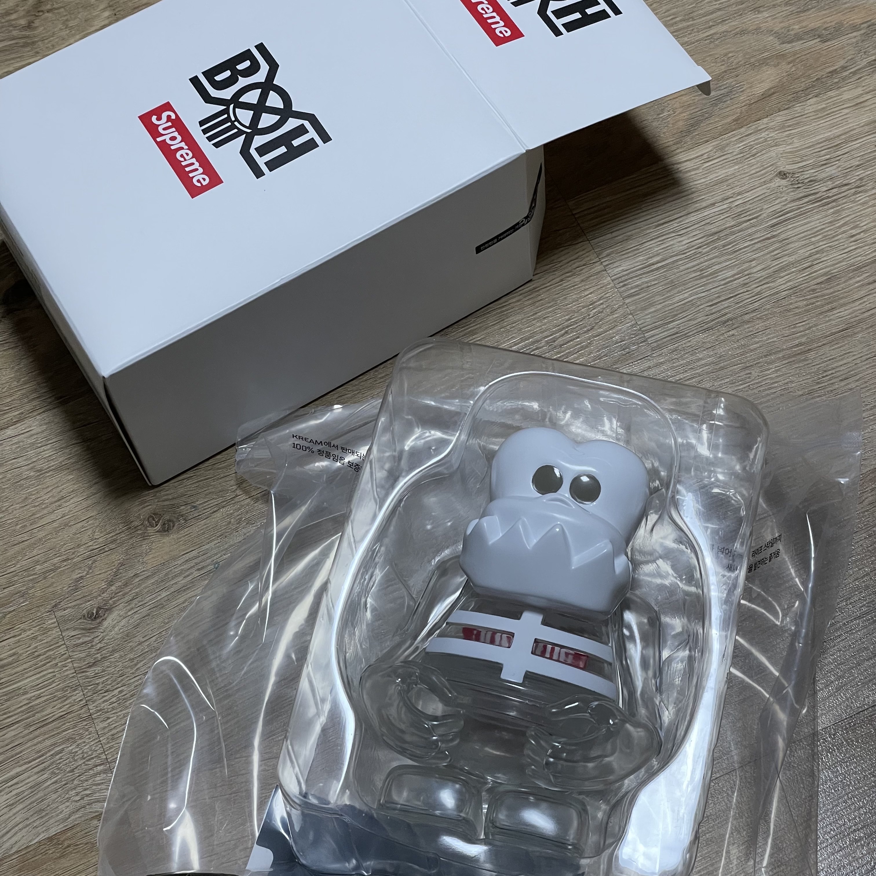 Supreme x Bounty Hunter Skull-Kun Clear - 23FW 착용 스타일