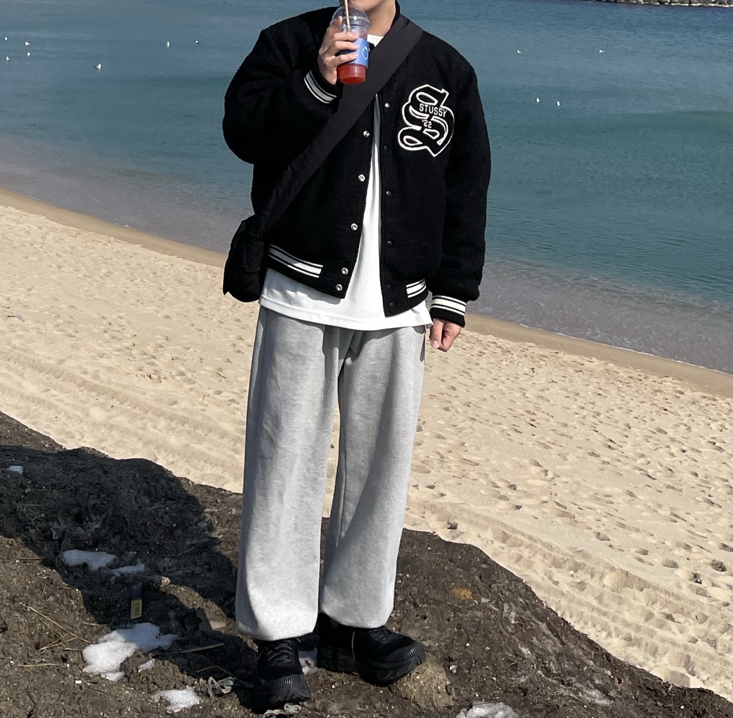 Stussy Casentino Wool Varsity Jacket Black, Hoka Bondi 8 Black - Regular 착용 스타일 - 1