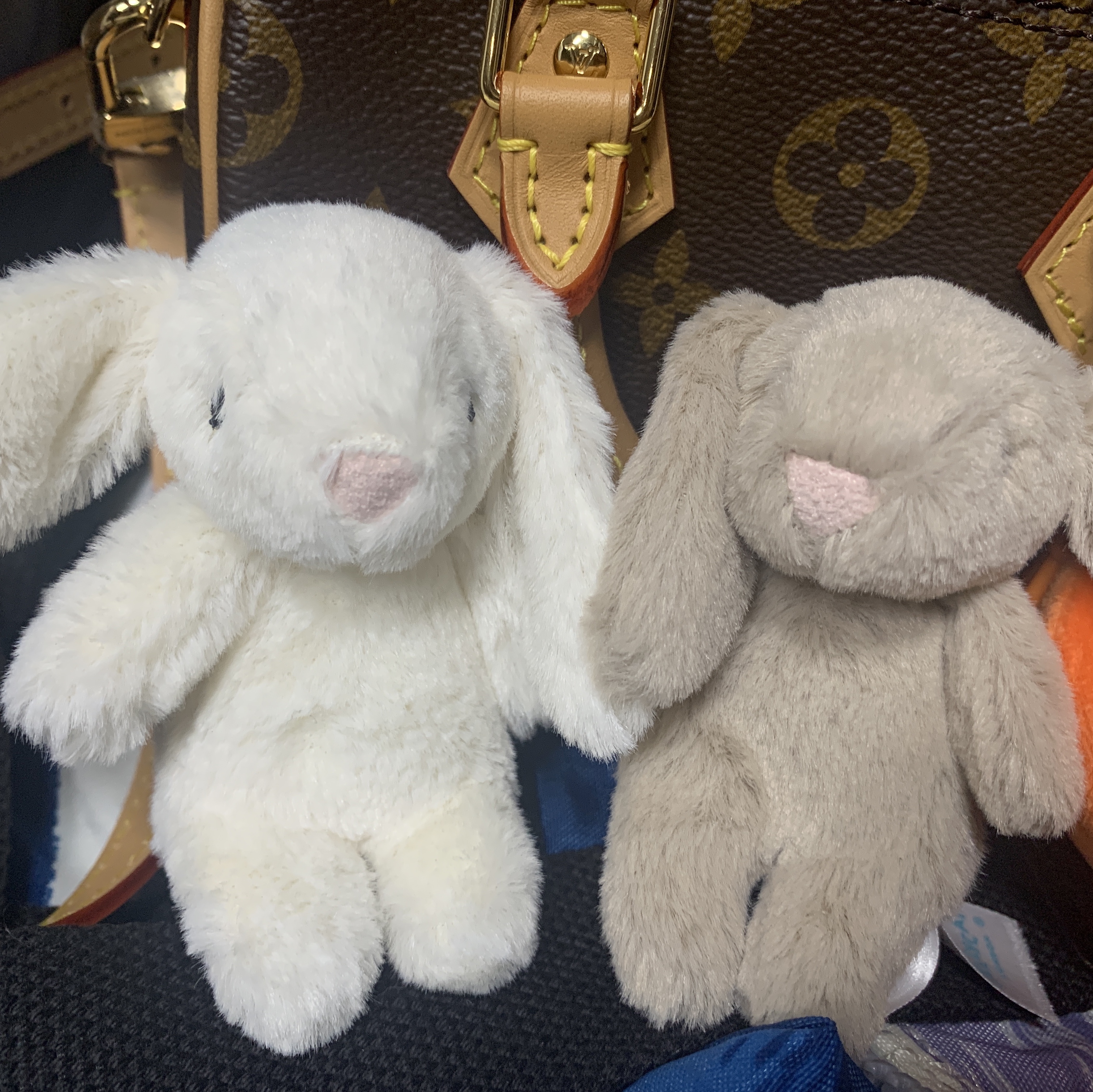 Jellycat Bashful Bunny Bag Charm Cream, Jellycat Bashful Bunny Bag Charm Beige 착용 스타일 - 3