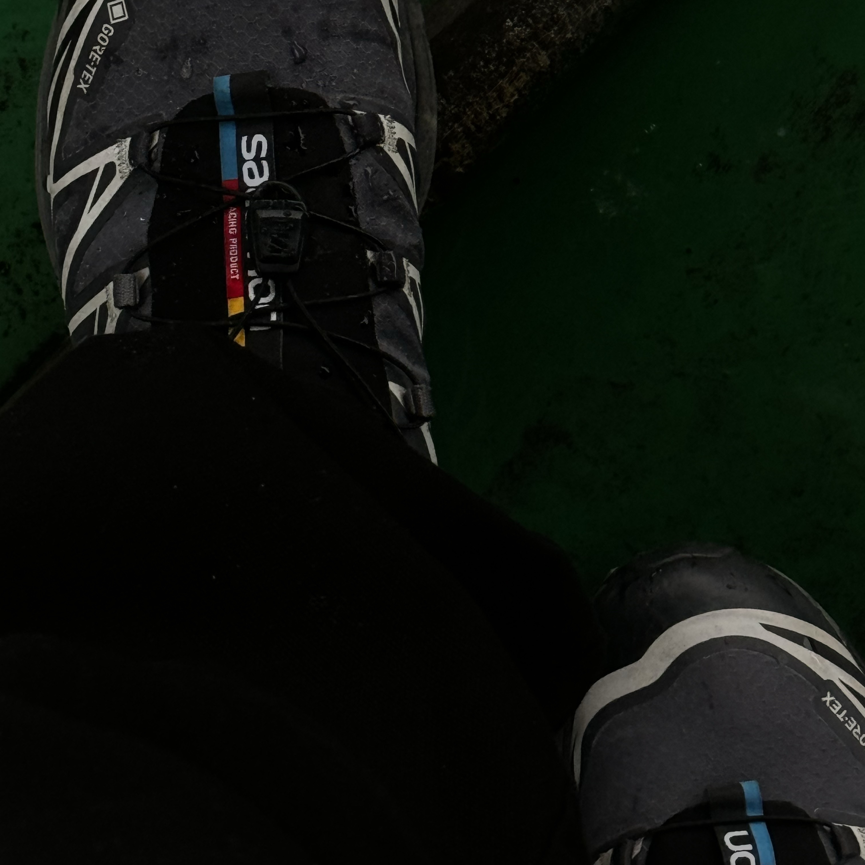 Salomon XT-6 Gore-Tex Black Ebony 착용 스타일