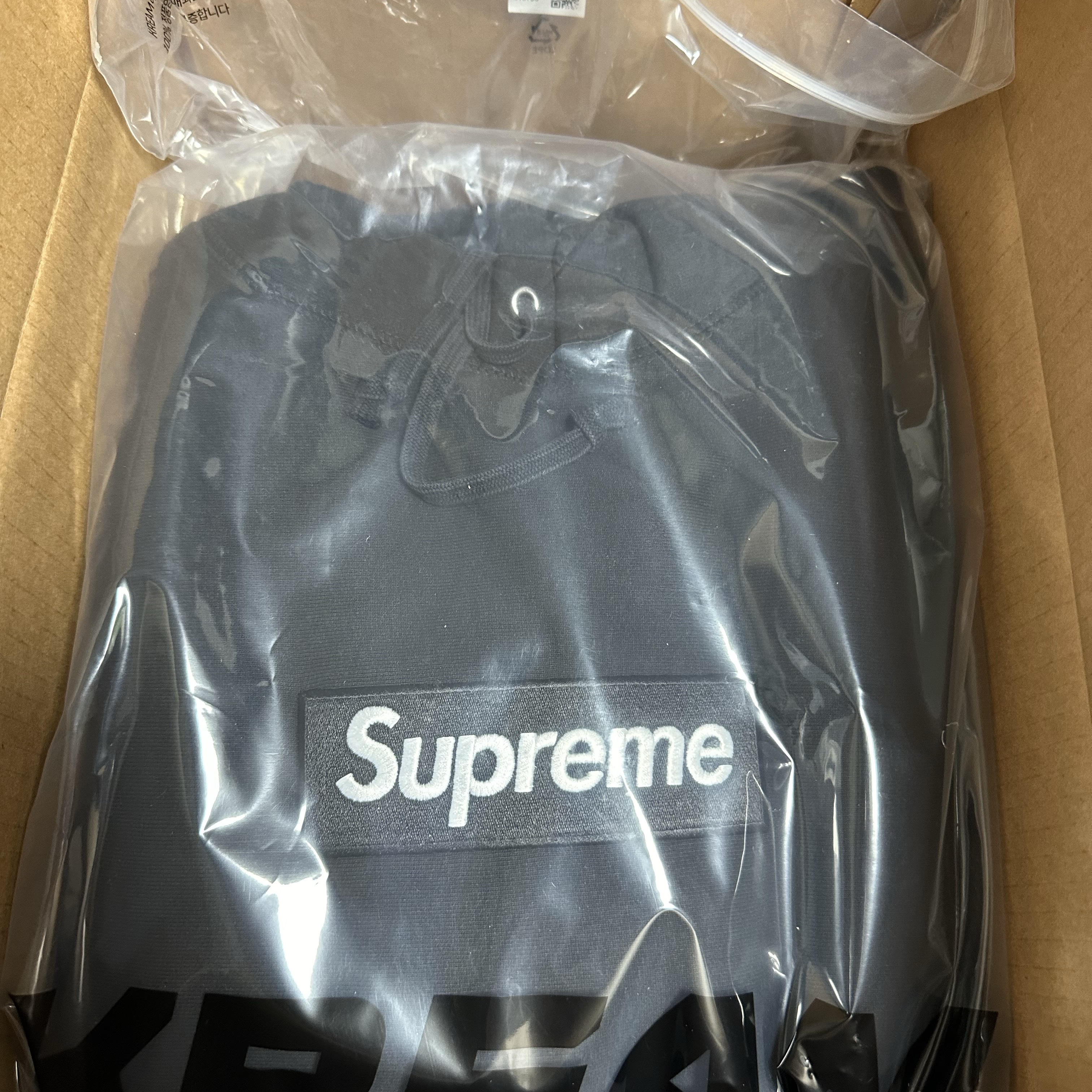 Supreme Box Logo Hooded Sweatshirt Black - 23FW 착용 스타일 - 1