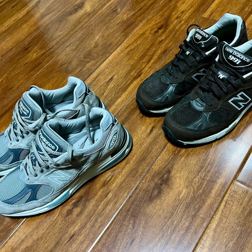 New Balance 991v2 Made in UK Rock Ridge Alloy Silver 착용 스타일