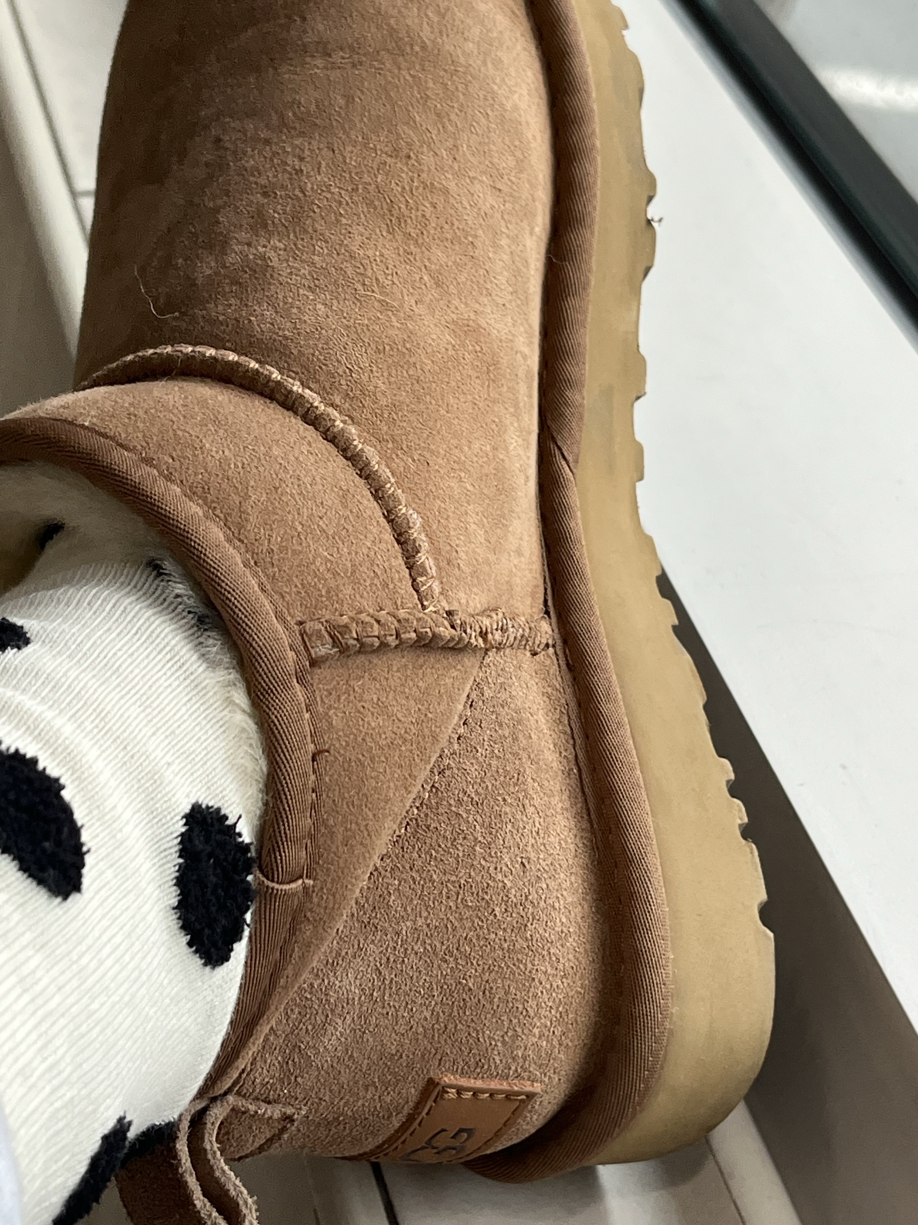 (W) UGG Classic Ultra Mini Boots Chestnut 착용 스타일