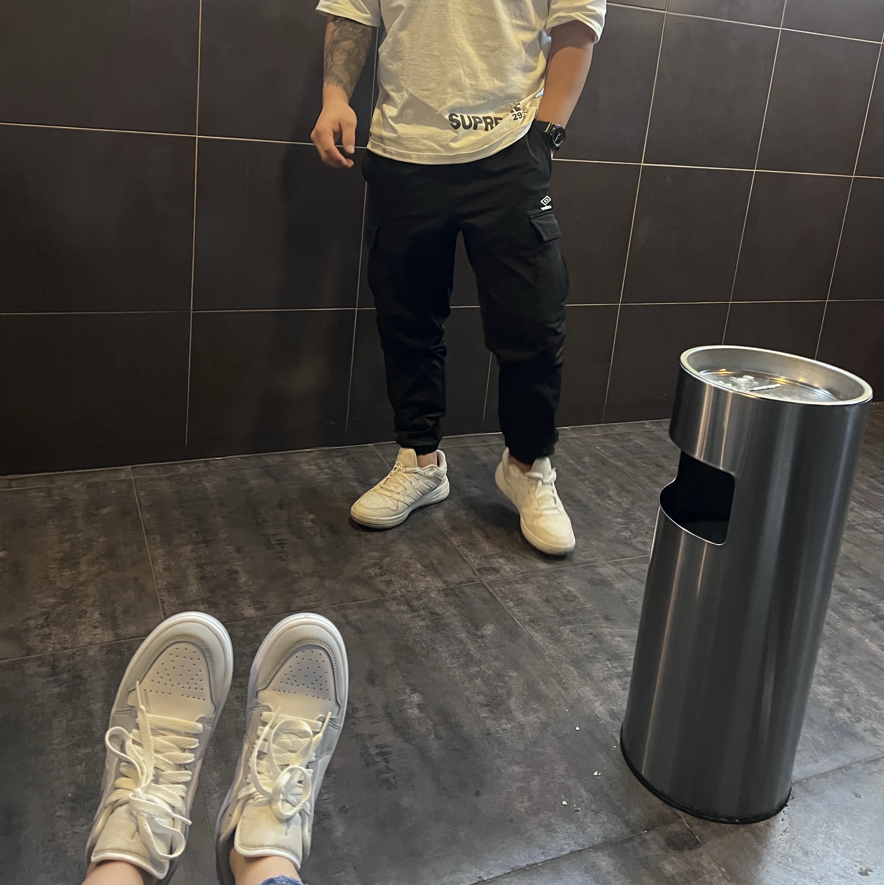 (W) Jordan 1 Low White Wolf Grey 착용 스타일 - 2
