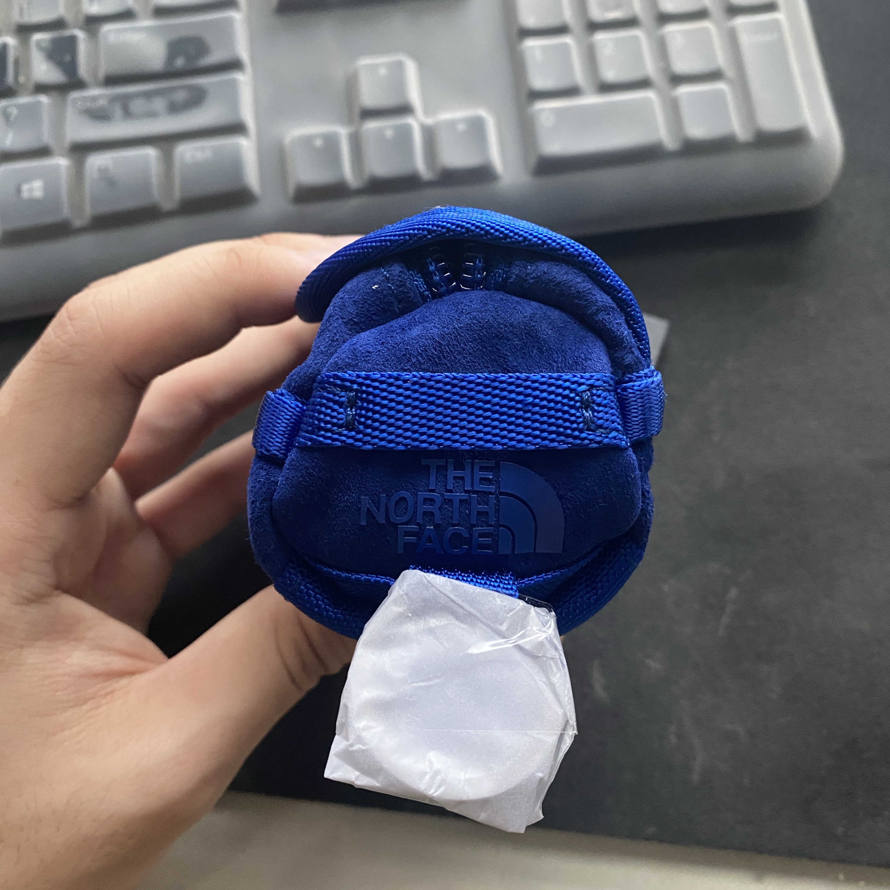 Supreme x The North Face Suede Base Camp Duffle Keychain Blue - 23FW 착용 스타일 - 3