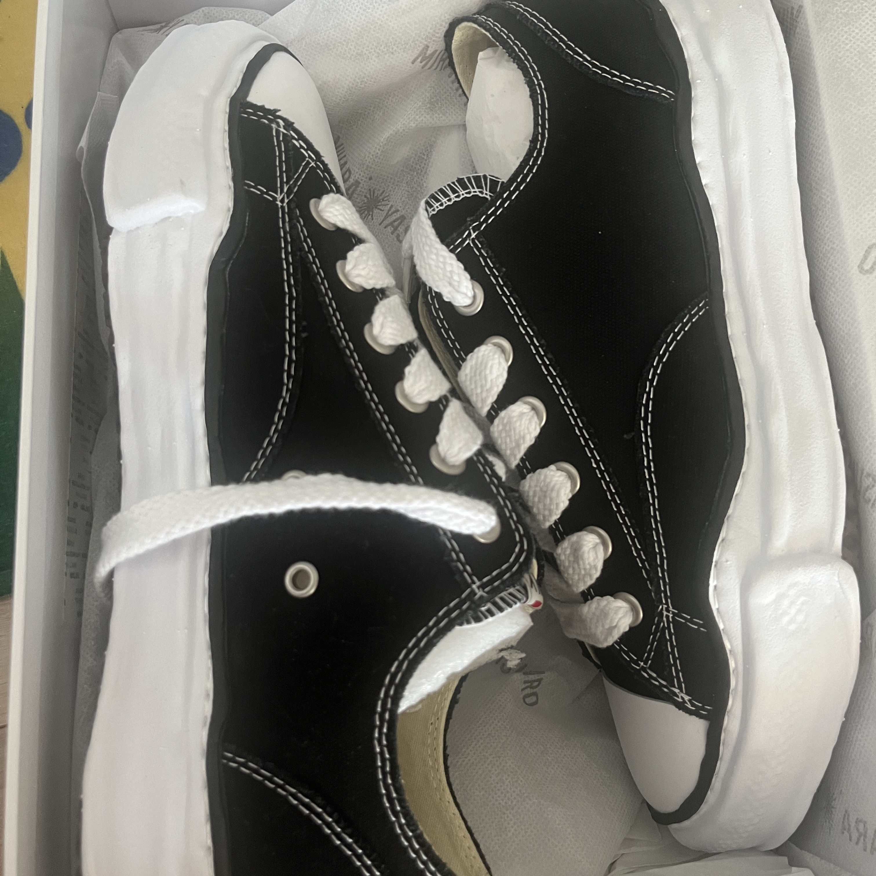 Maison Mihara Yasuhiro Peterson OG Sole Canvas Low Sneakers Black 착용 스타일