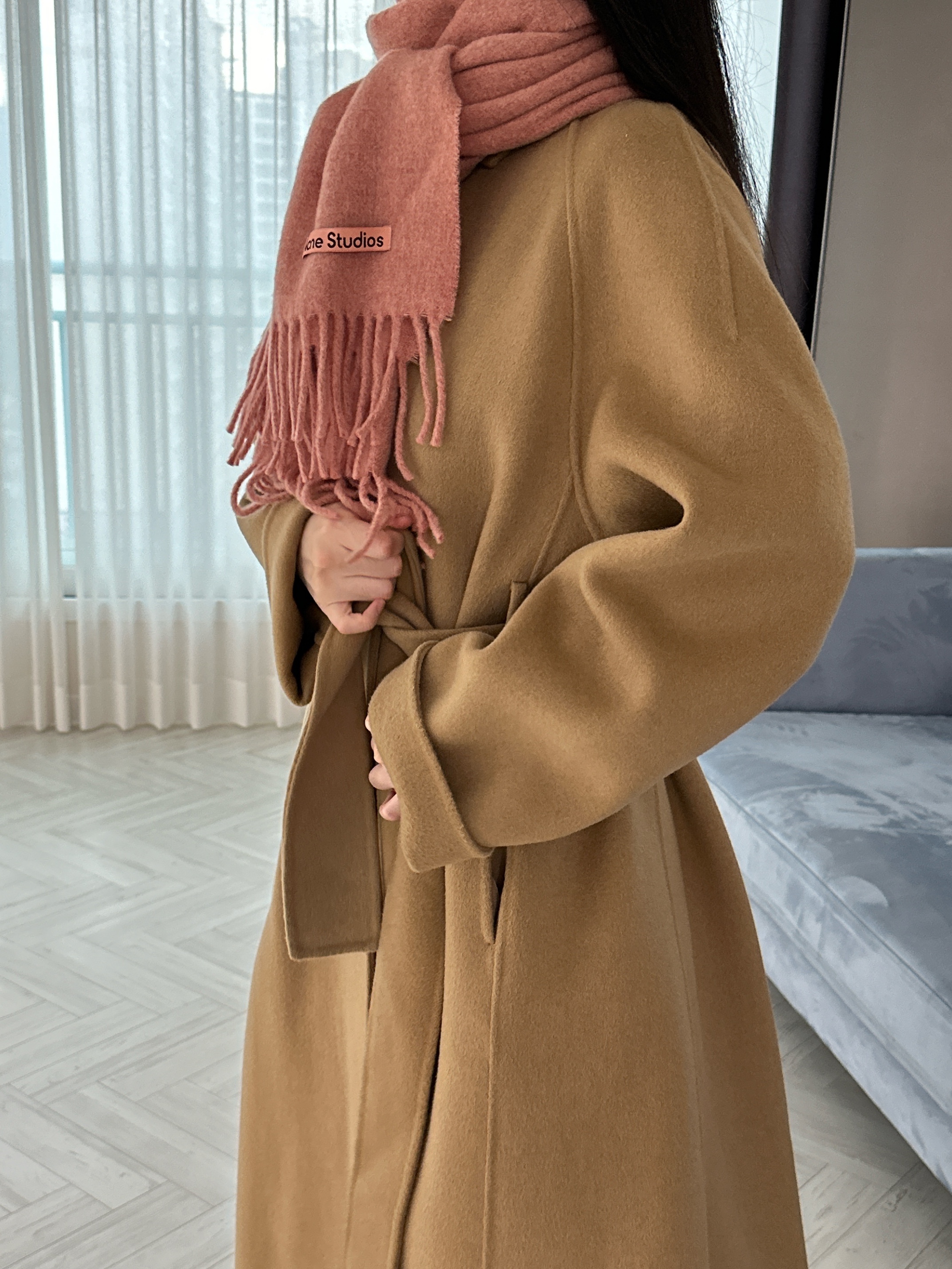 Acne Studios Narrow Wool Fringe Muffler Rose Melange 착용 스타일 - 2