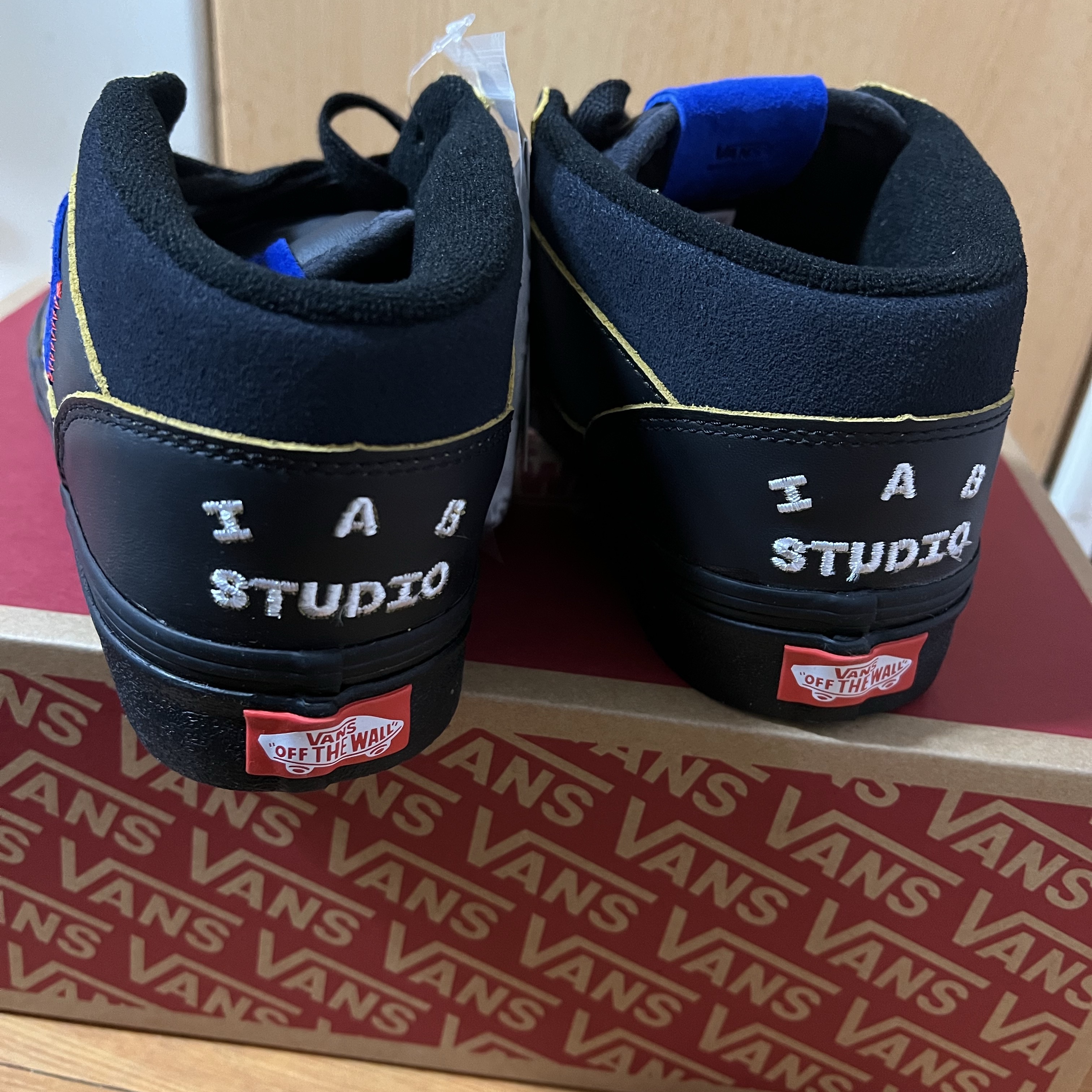 Vans x IAB Studio Half Cab Black Purple 착용 스타일