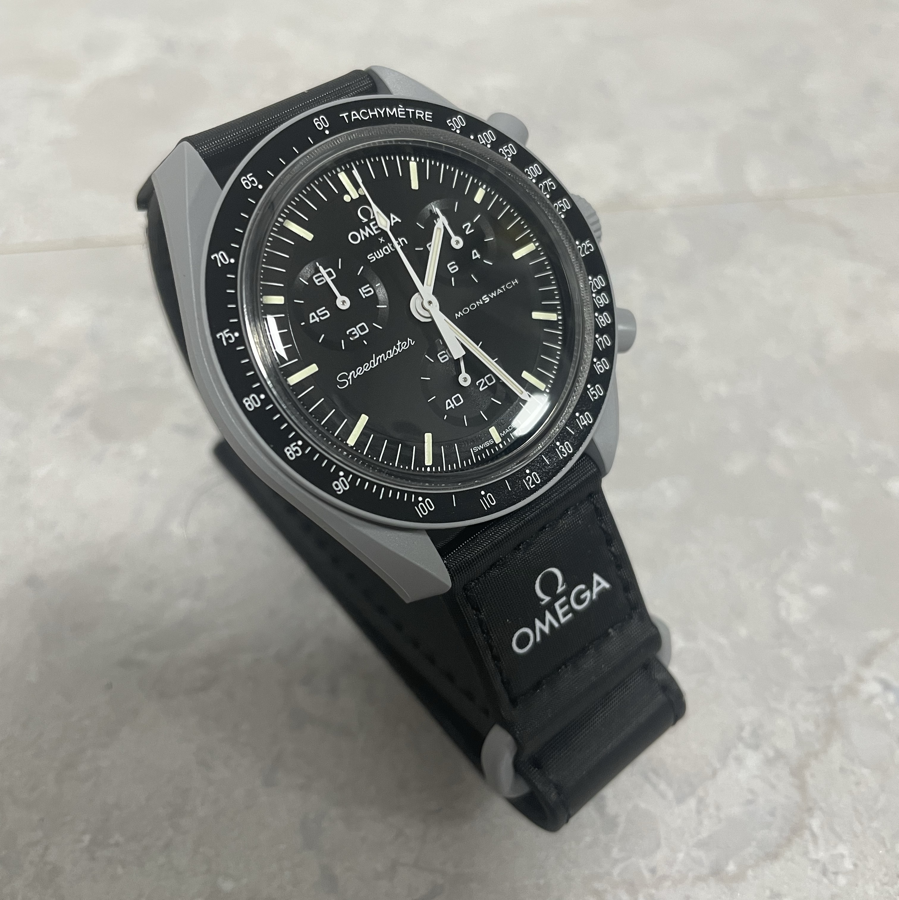 Swatch x Omega Bioceramic MoonSwatch Mission To The Moon 착용 스타일