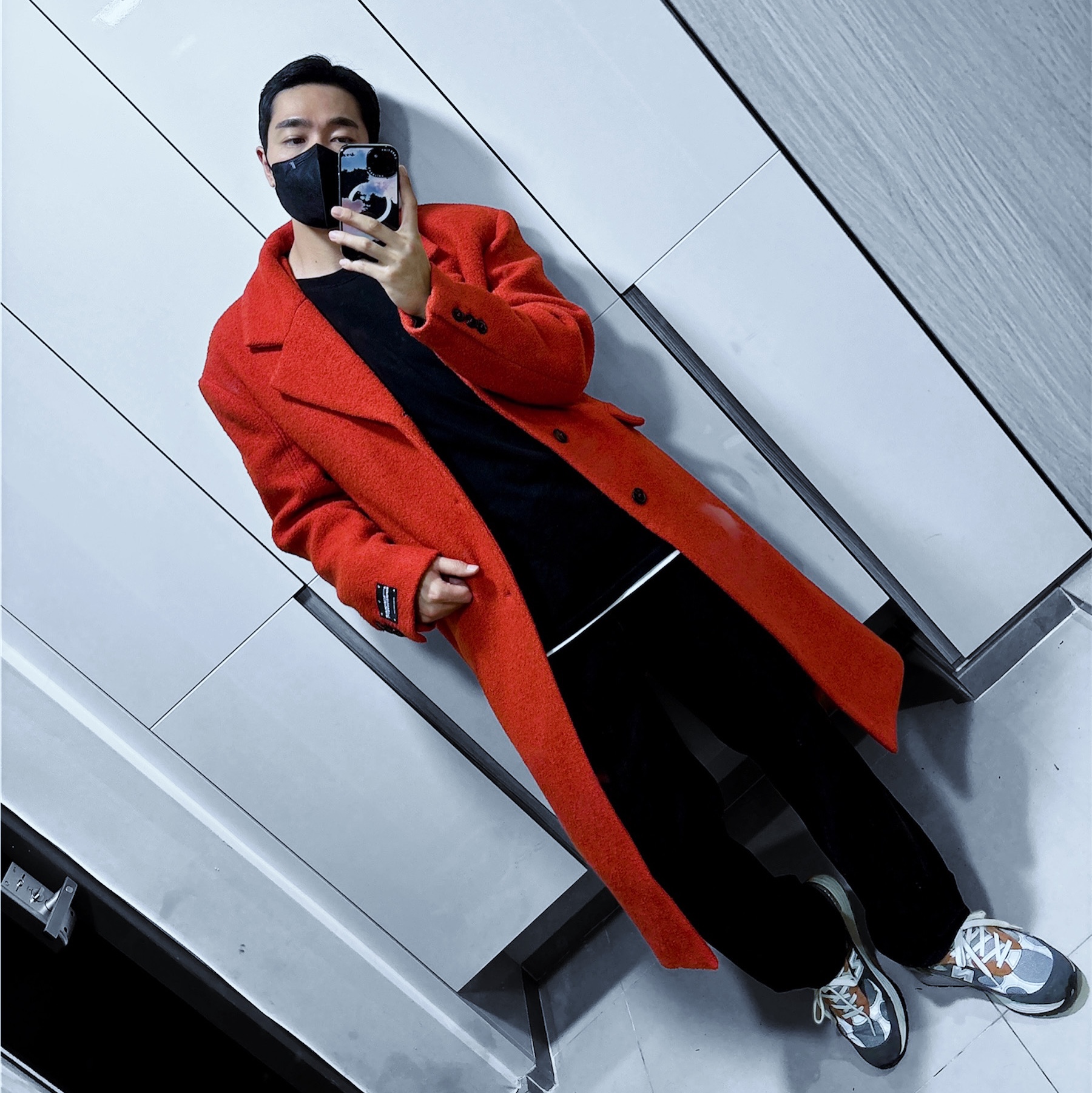 Zara x Ader Error Wool Blend Oversize Coat Orange, New Balance x Todd Snyder 992 Made in USA 10th Anniversary Grey Tan 착용 스타일