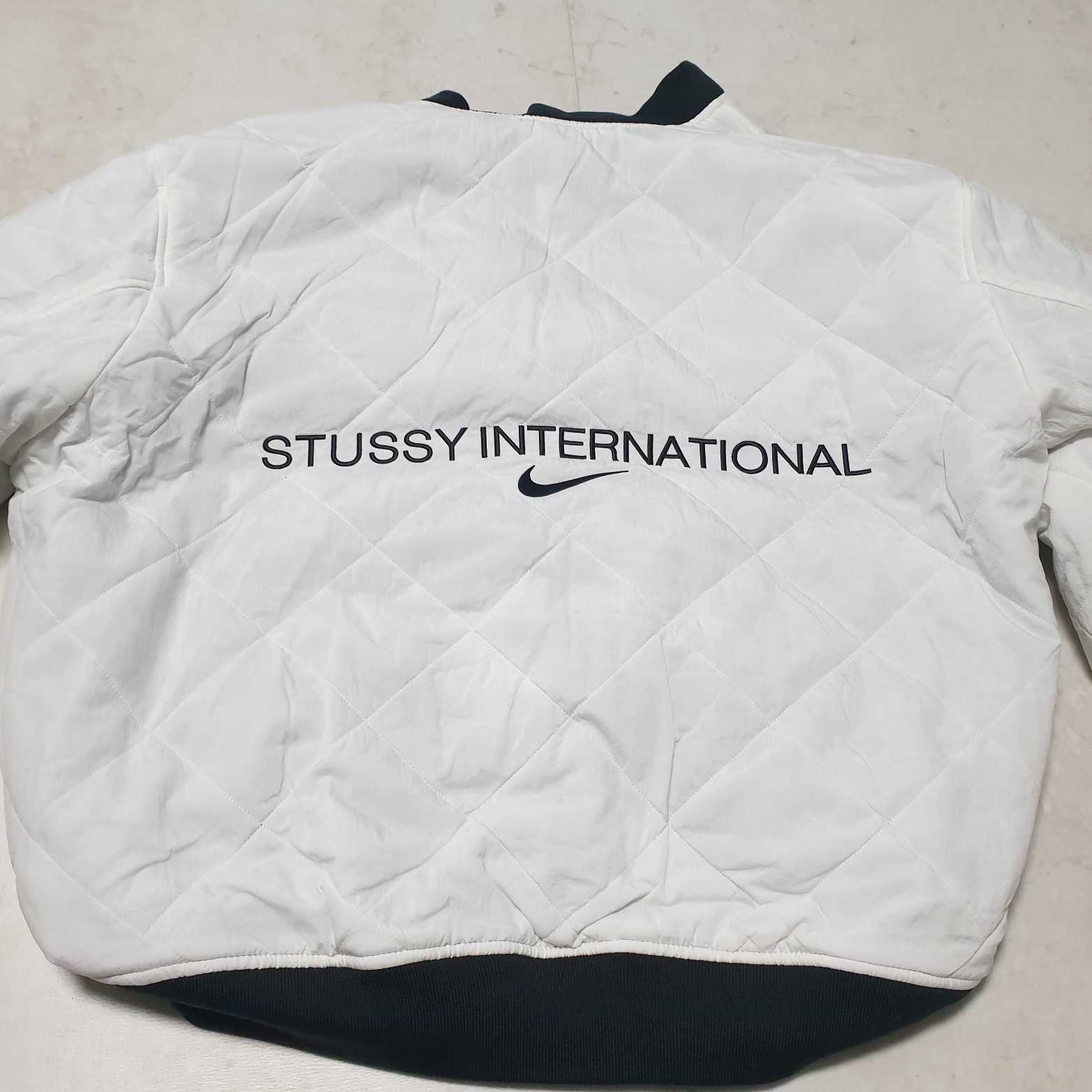Nike x Stussy Reversible Jacket Black (FJ9153-010) 착용 스타일 - 2