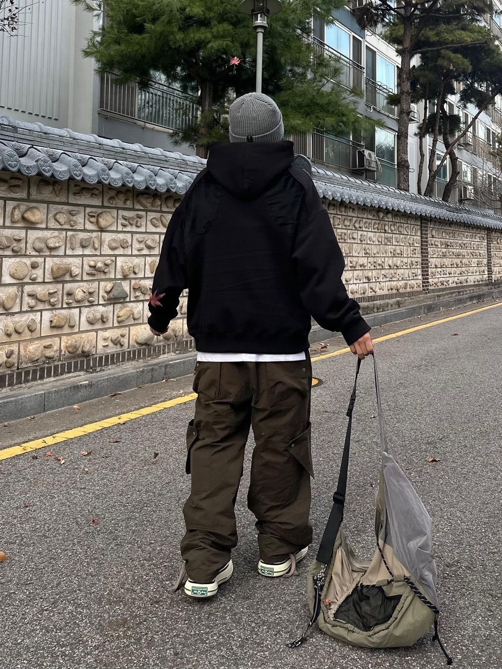 Surgery Clover Logo Beanie Ver.2 Grey 착용 스타일 - 5