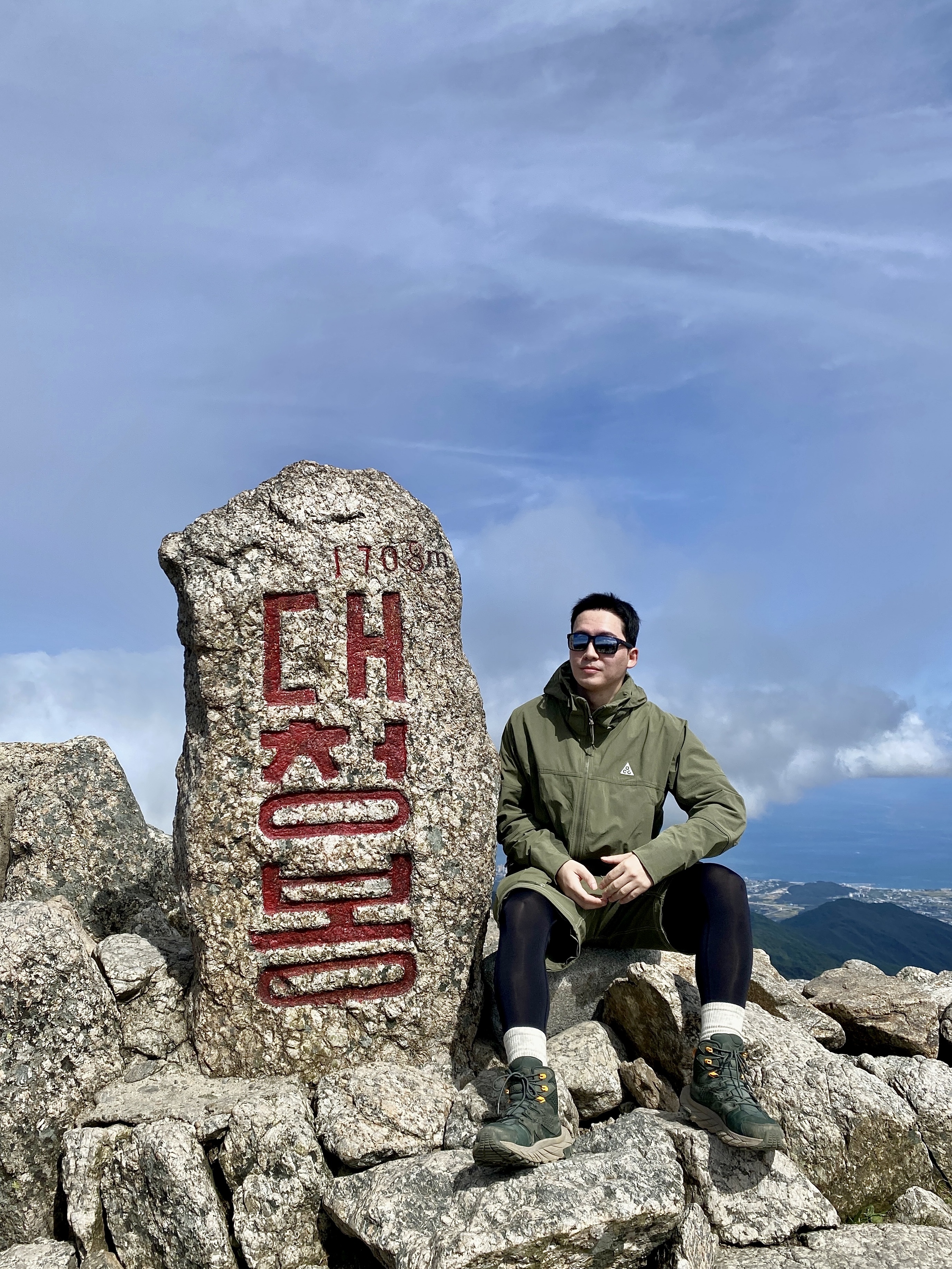 Nike ACG Sun Farer Jacket Medium Olive - Asia, Nike Dri-Fit ACG Goat Rocks Long Sleeve T-Shirt Black - US/EU 착용 스타일 - 3