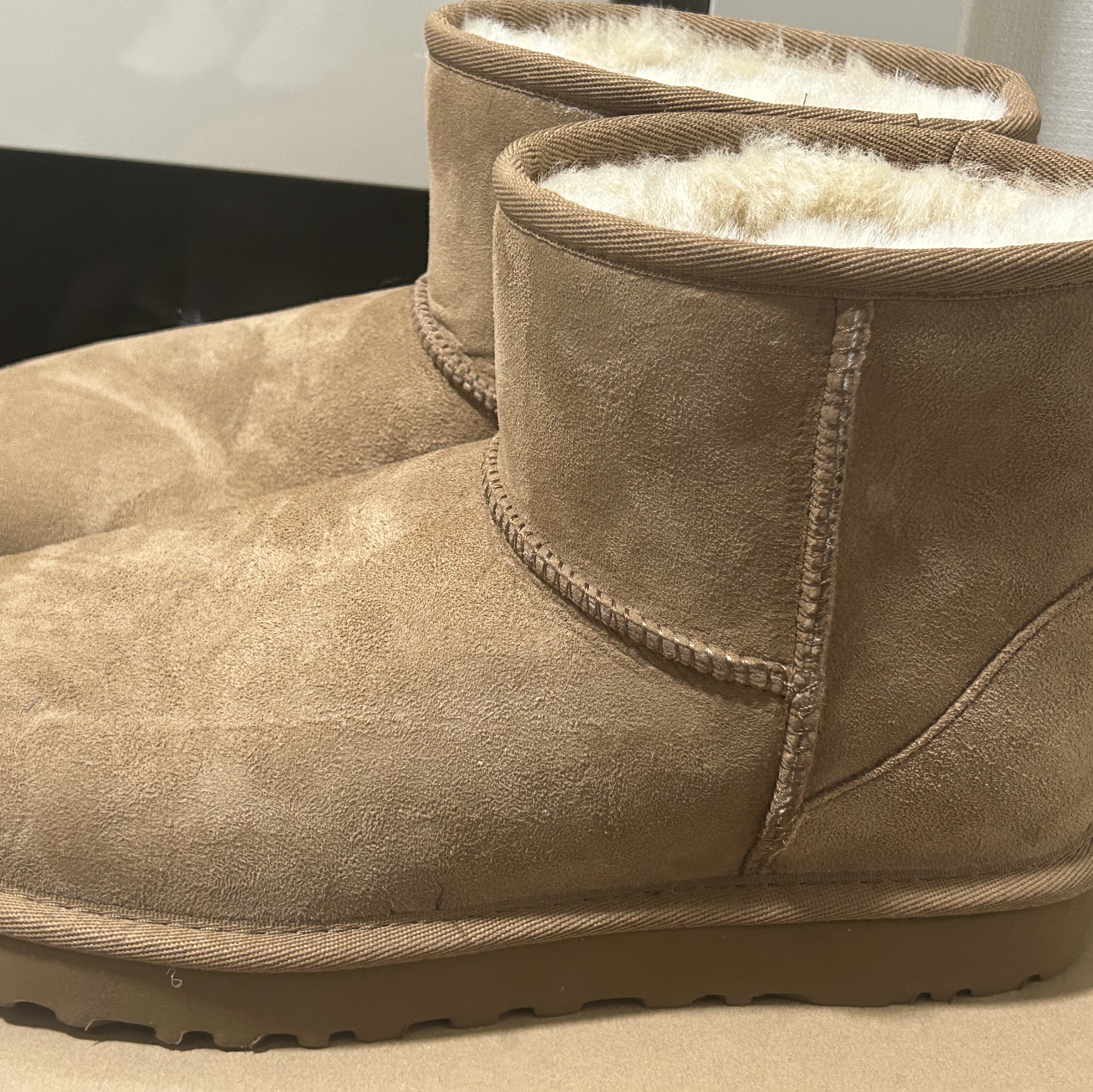 (W) UGG Classic Mini II Boots Chestnut 착용 스타일 - 1