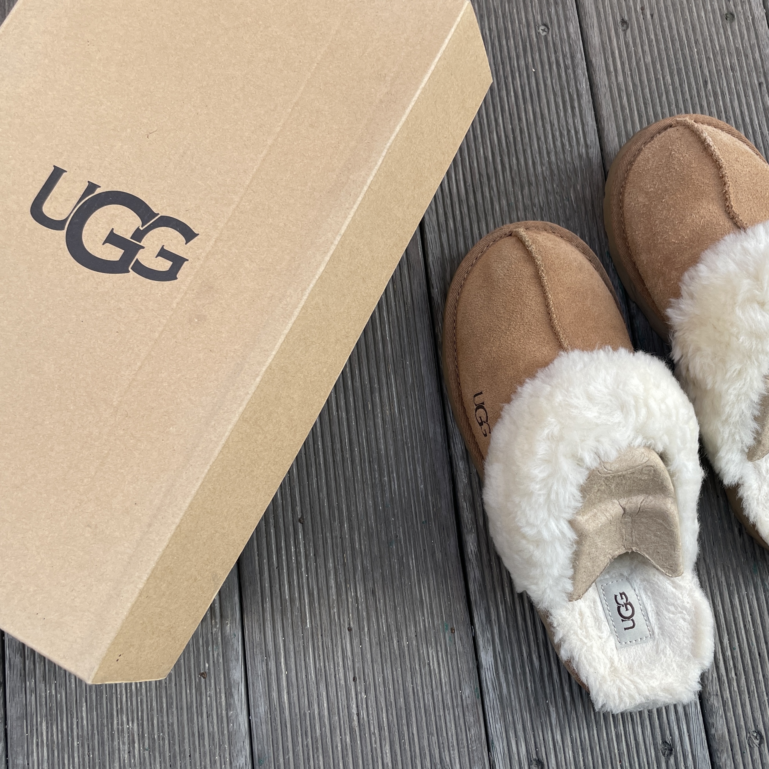 (Kids) UGG Cozy ll Slipper Chestnut 착용 스타일 - 1
