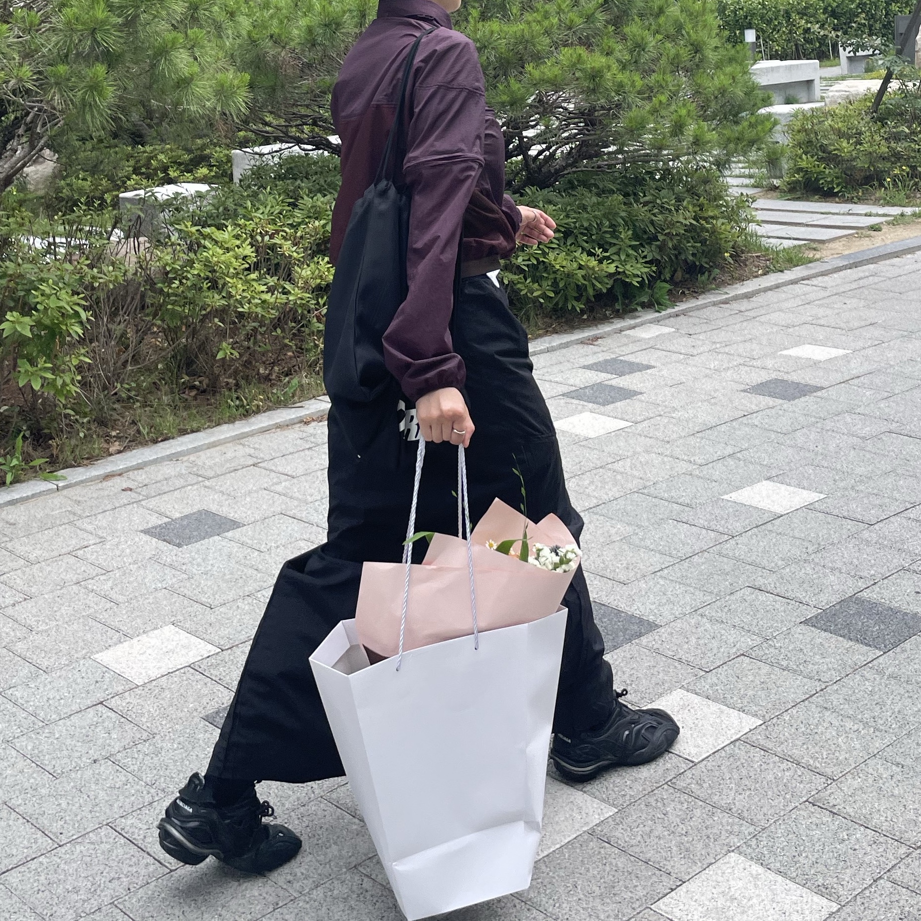 (W) Balenciaga Tyrex Sneakers Black 착용 스타일 - 3