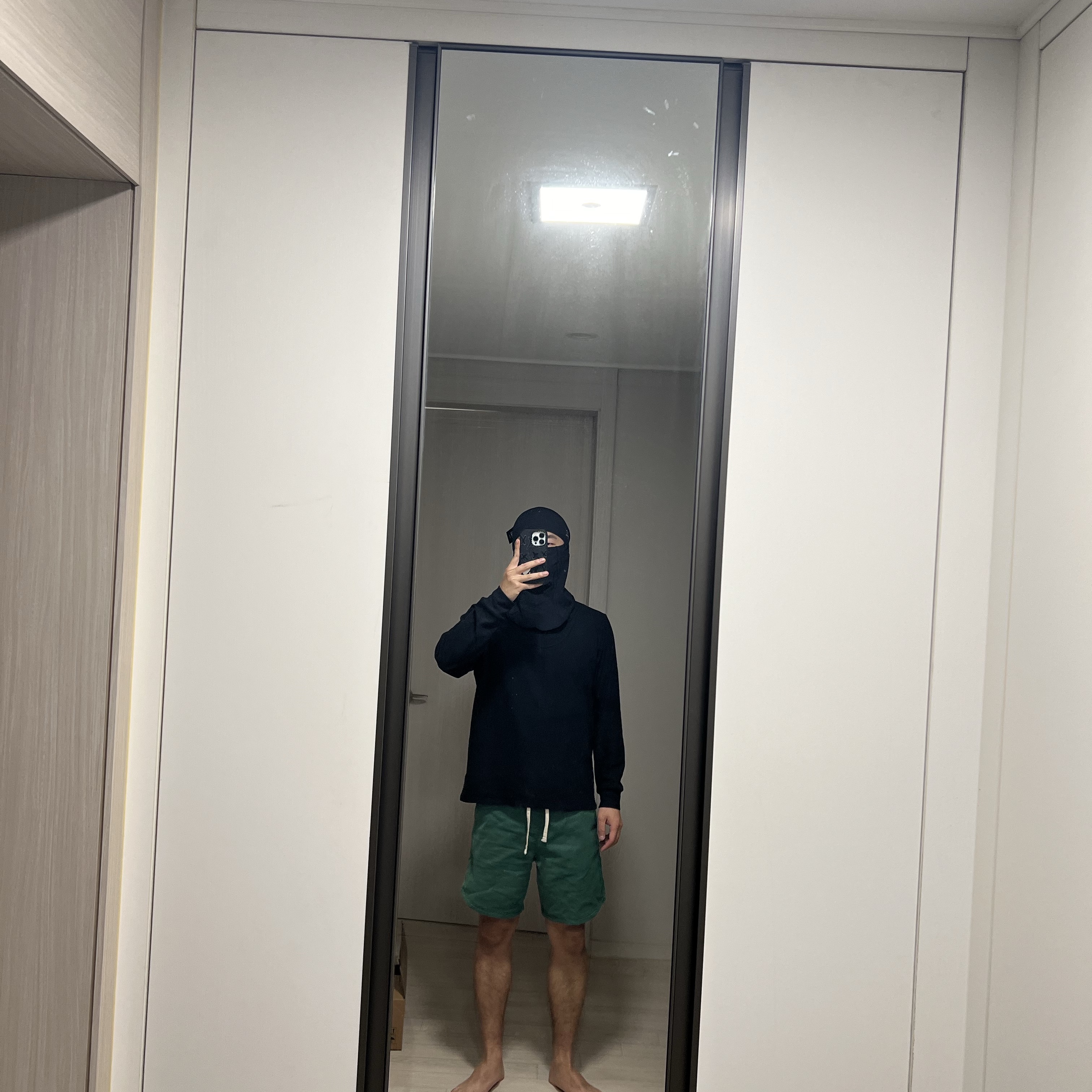 Arc'teryx Rho Balaclava Black 착용 스타일 - 1
