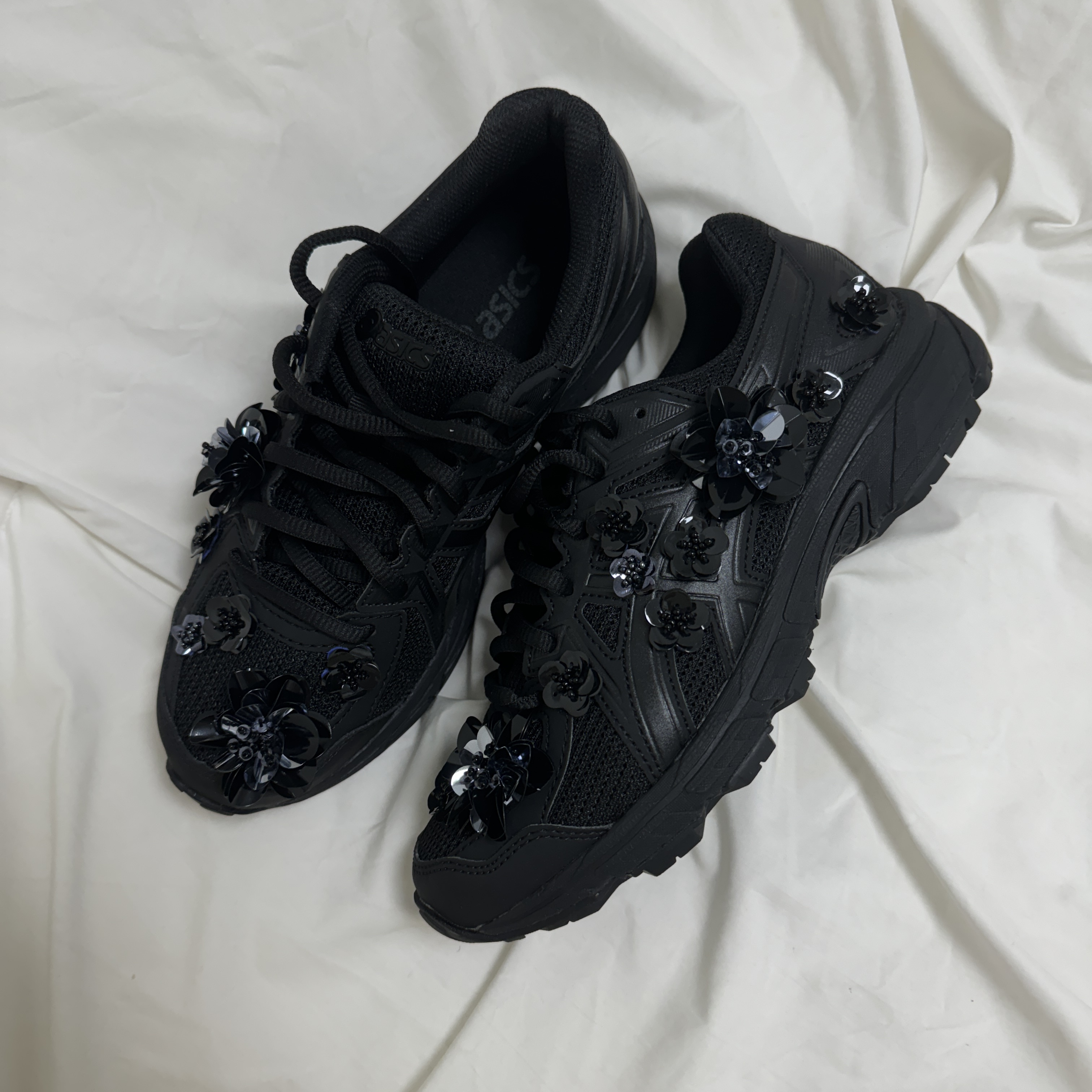 (W) Asics Jog 100 T Black - 2E Extra Wide 착용 스타일 - 1