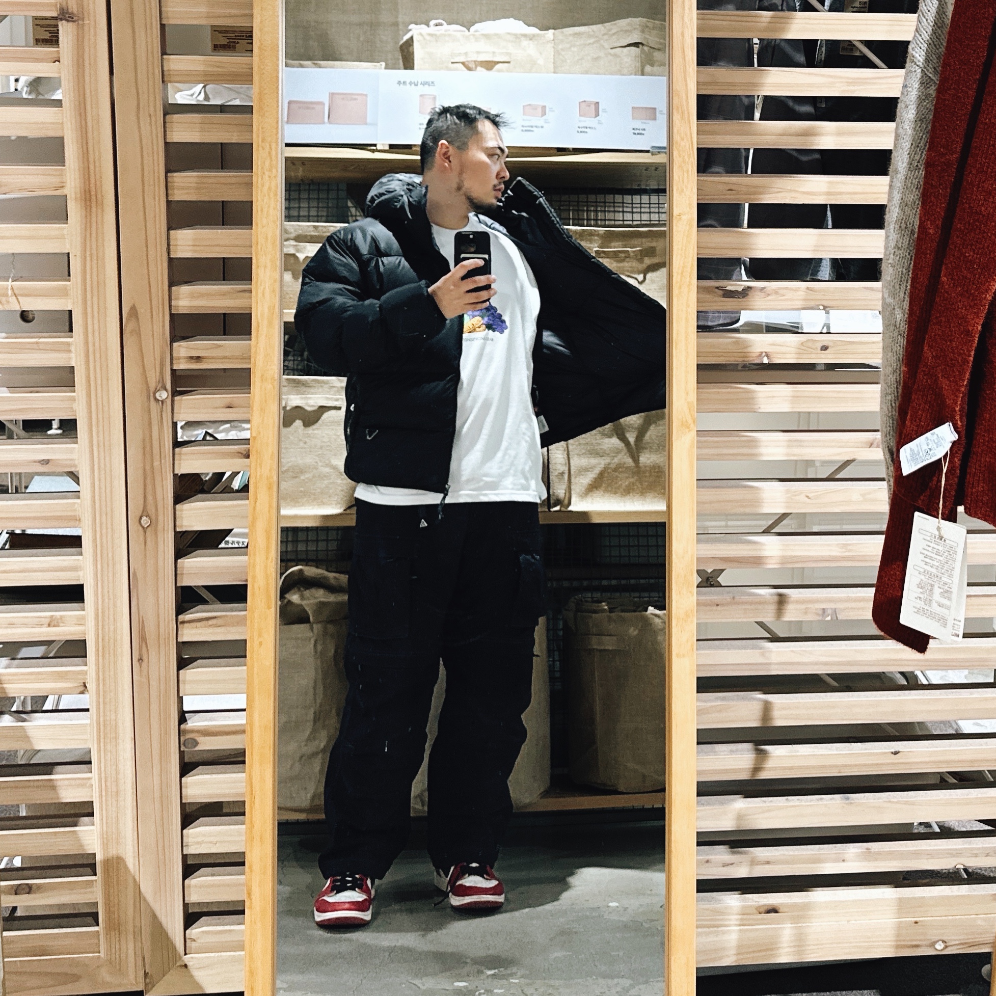 Nike ACG Therma-Fit ADV Lunar Lake Puffer Jacket Black - Asia, Nike ACG Smith Summit Cargo Pants Black Summit White - Asia 착용 스타일 - 2