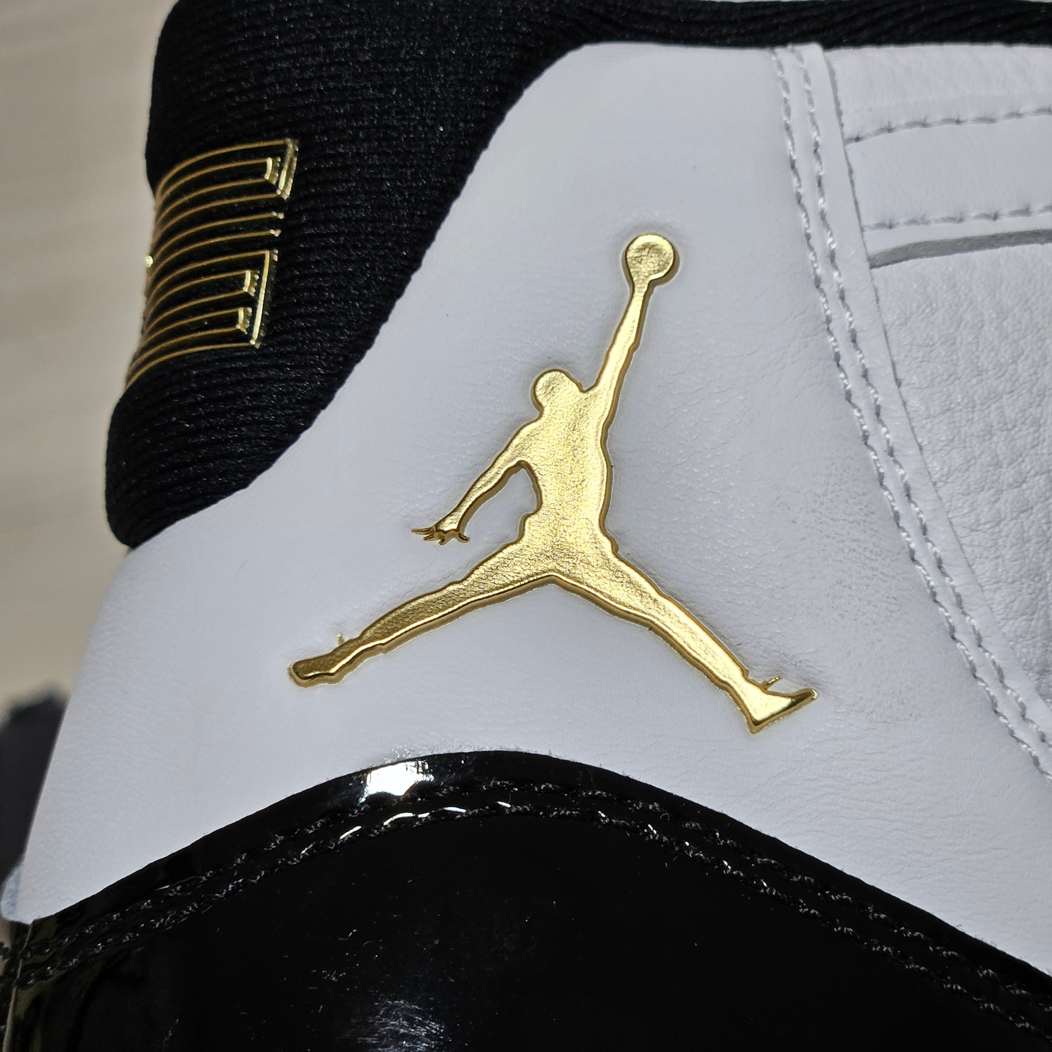 Jordan 11 Retro Gratitude 착용 스타일 - 5