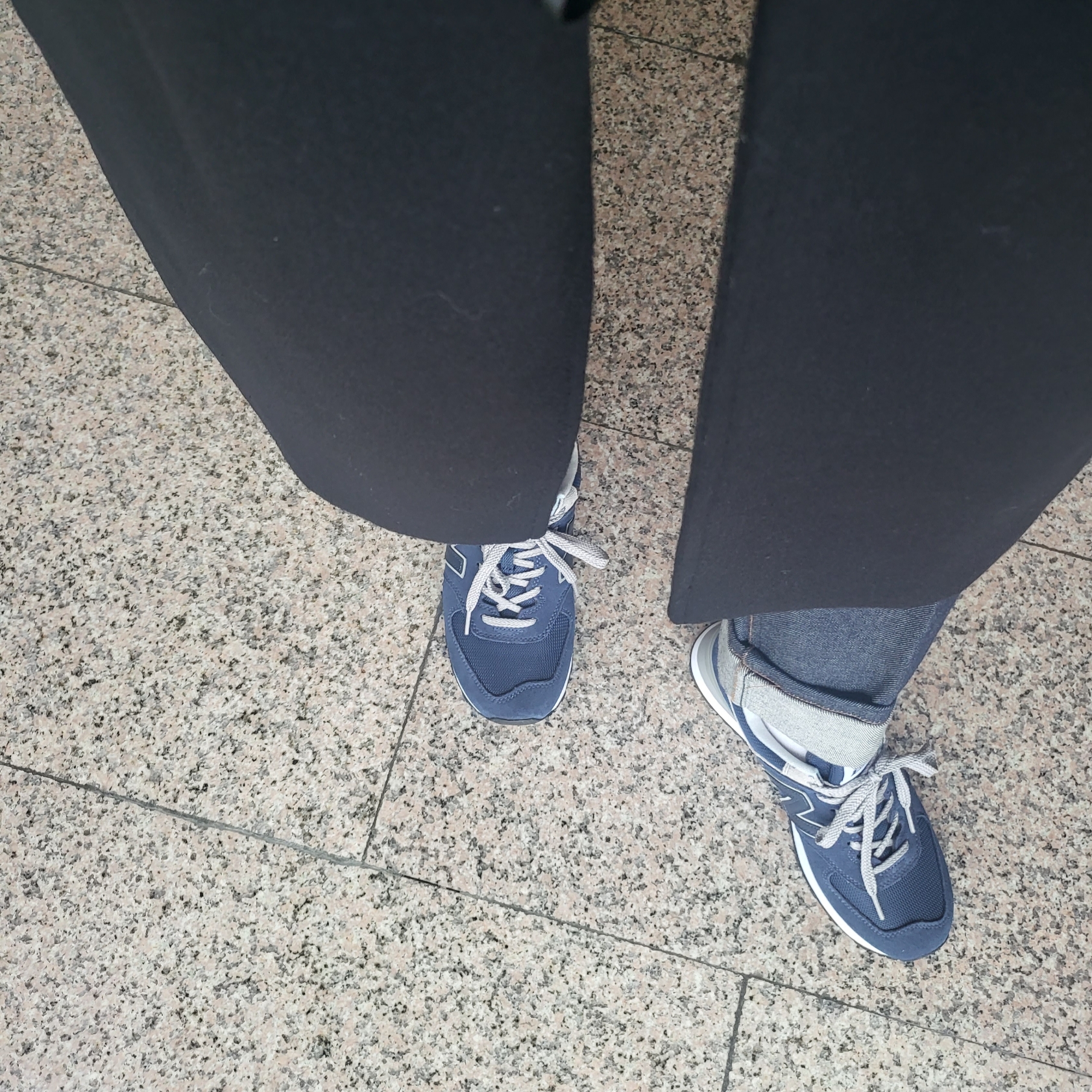New Balance 574 Navy - D Standard 착용 스타일