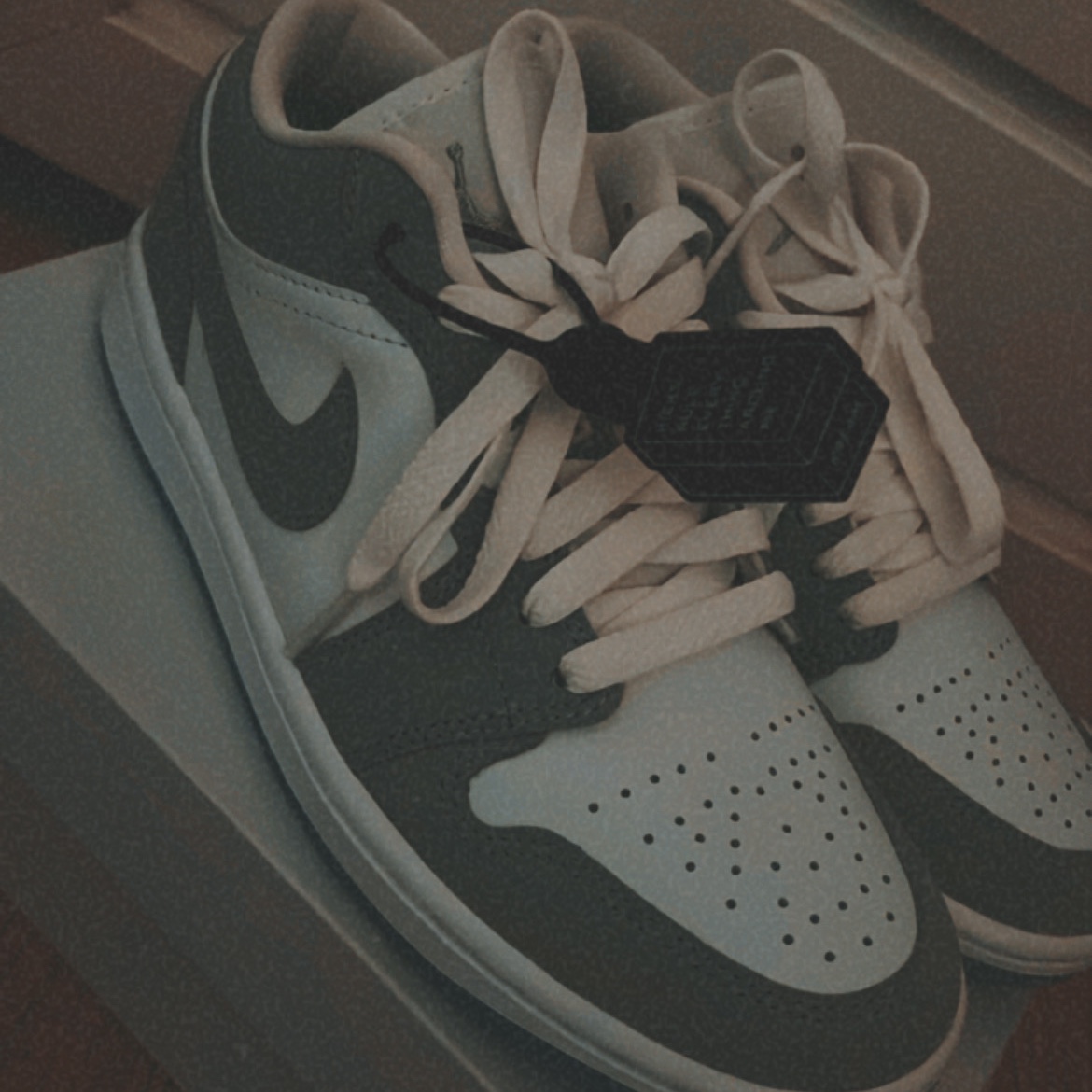 (W) Jordan 1 Low White Wolf Grey 착용 스타일 - 1