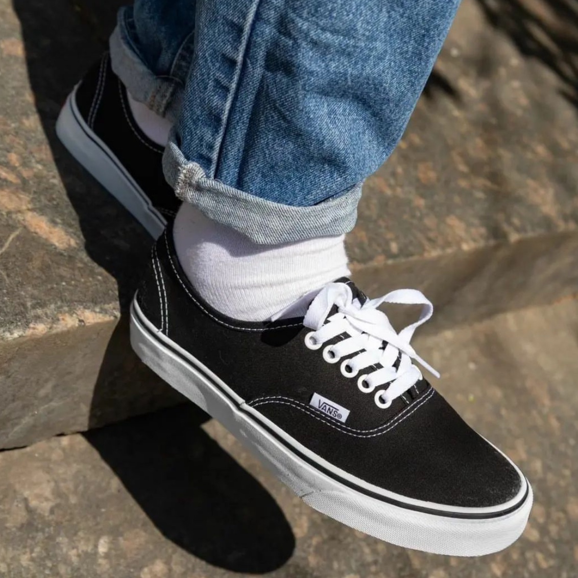 Vans Authentic Black White 착용 스타일