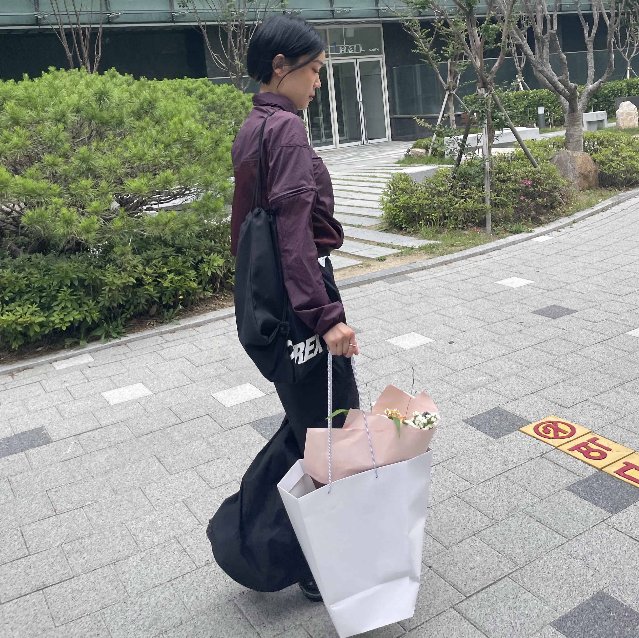 (W) Balenciaga Tyrex Sneakers Black 착용 스타일 - 2