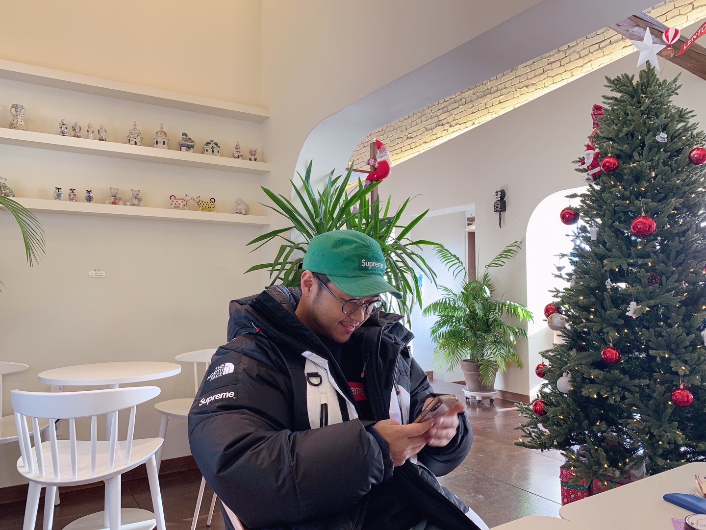 Supreme x The North Face S Logo Summit Series Himalayan Parka Black - 20FW, Supreme Washed Chino Twill Camp Cap Green - 22FW 착용 스타일