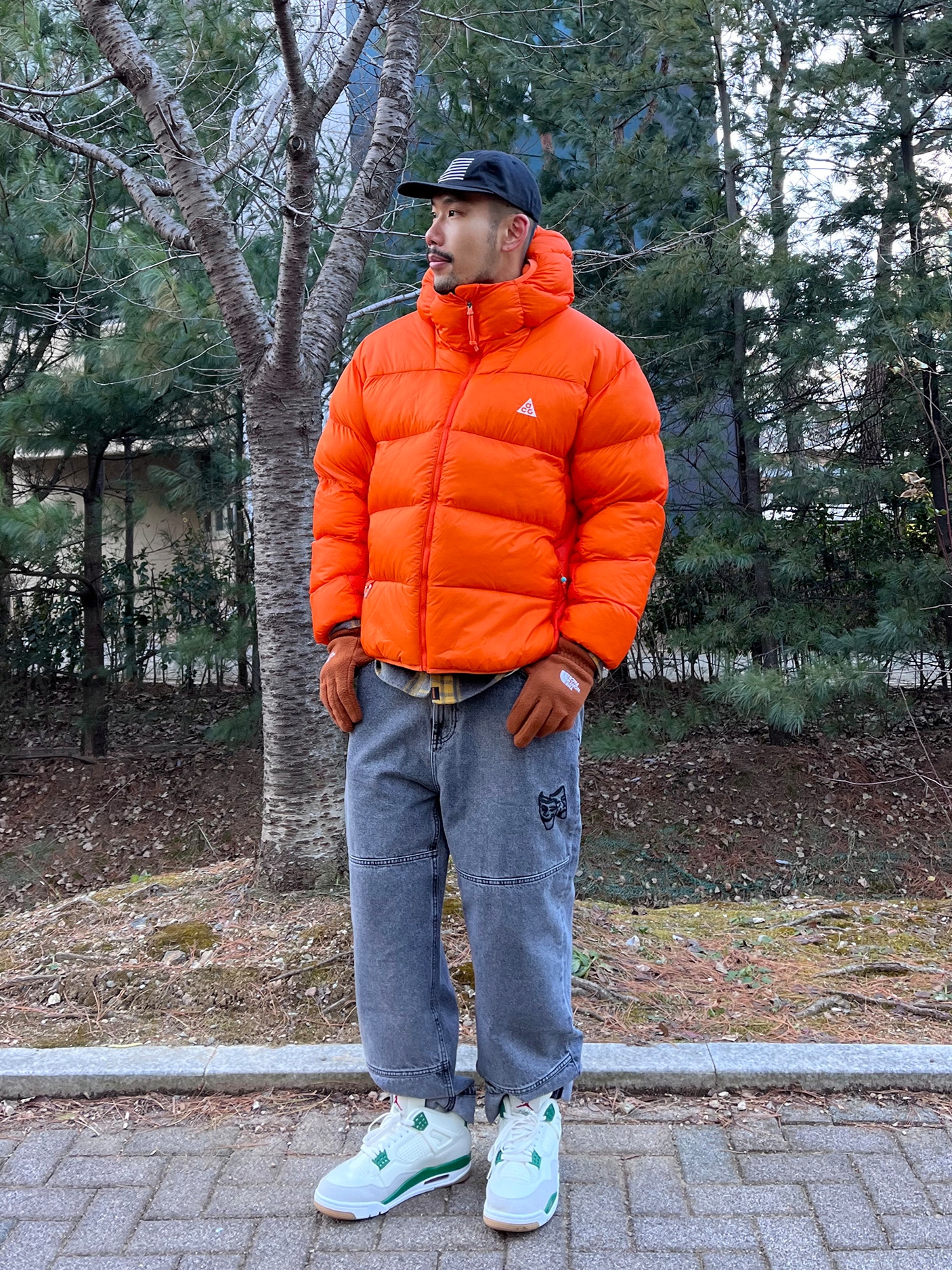 Nike ACG Therma-Fit ADV Lunar Lake Puffer Jacket Safety Orange - Asia, Jordan 4 x Nike SB Retro SP Pine Green 착용 스타일 - 2