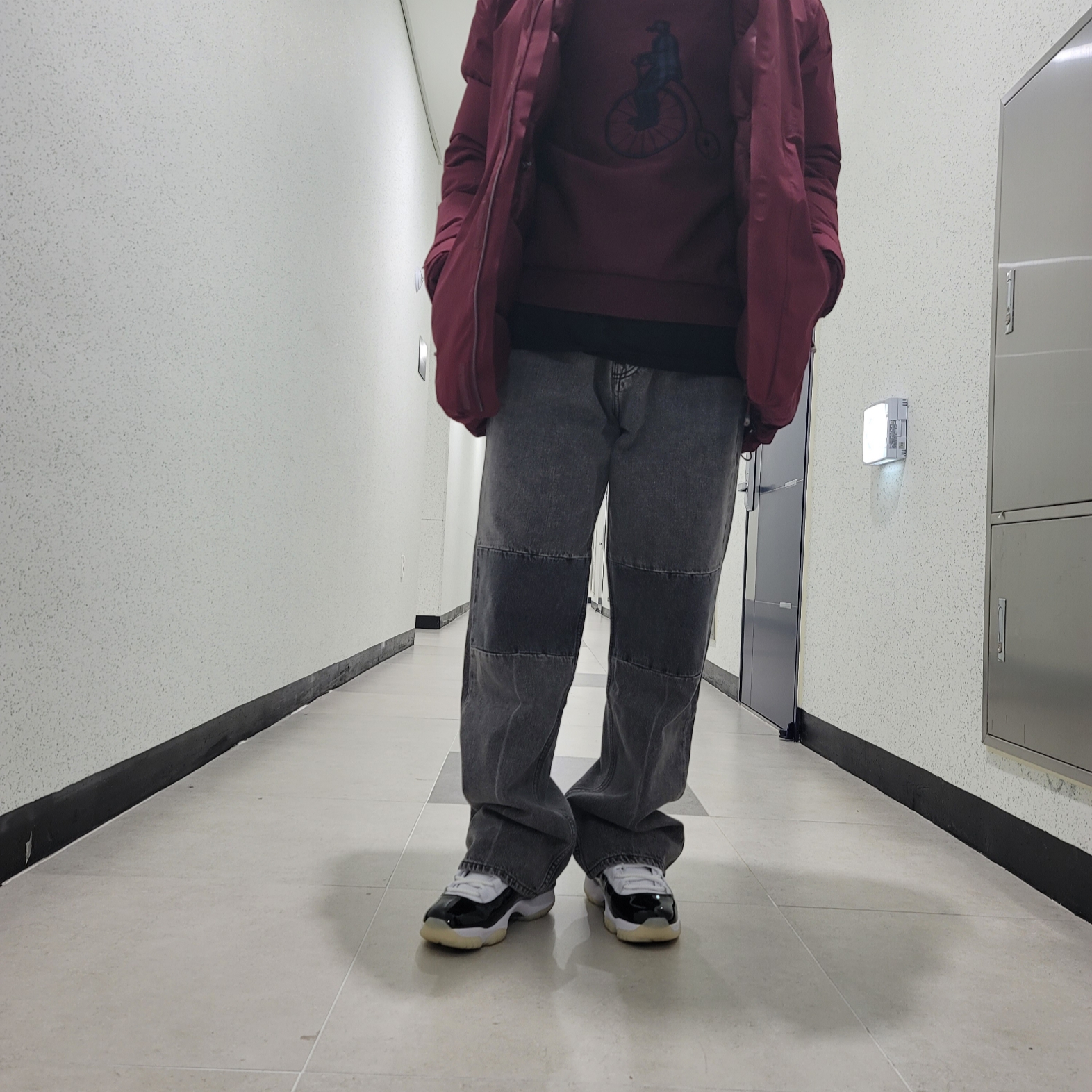 Our Legacy Extended Third Cut Black Grey, Jordan 11 Retro Gratitude 착용 스타일 - 1