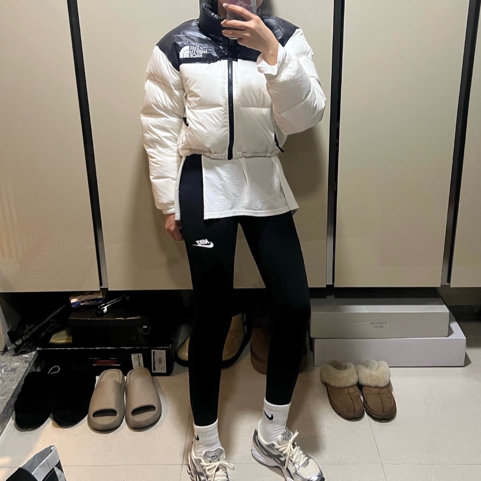(W) The North Face White Label Nuptse Short Jacket White, Asics Gel-Kayano 14 Cream Black 착용 스타일 - 1
