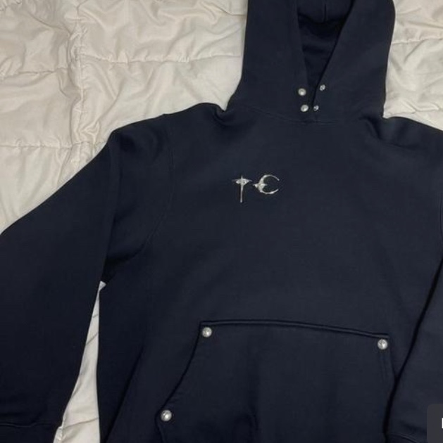 Thug Club Armor Hoodie Black 착용 스타일