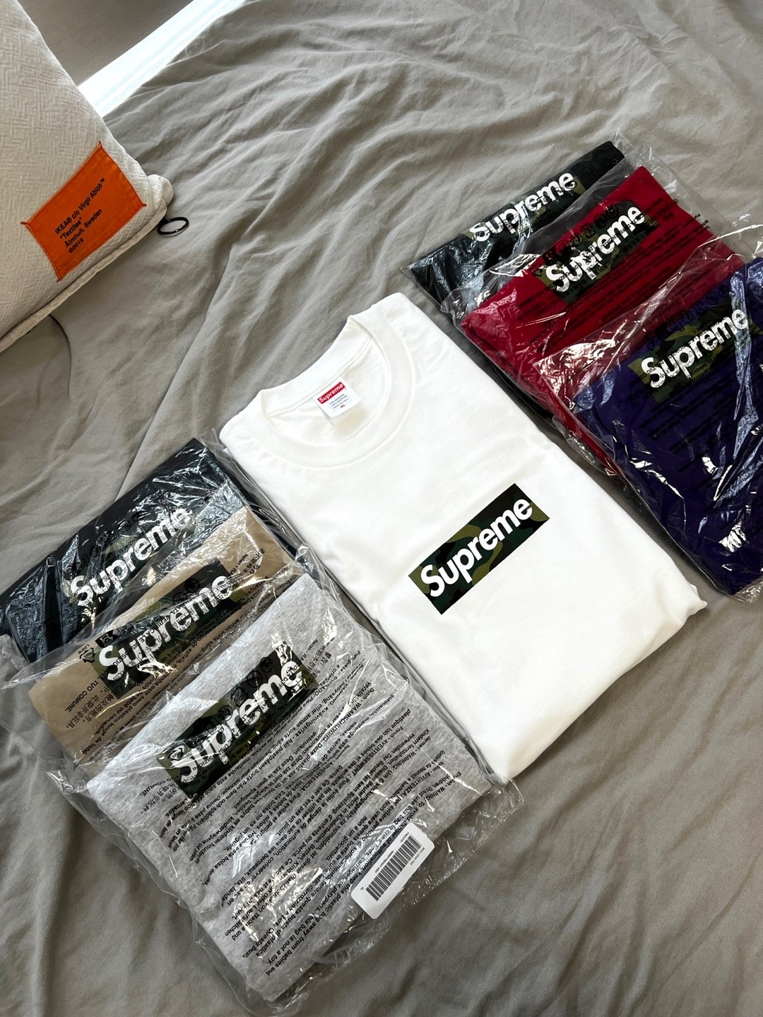 Supreme Box Logo T-Shirt White - 23FW, Supreme Box Logo T-Shirt Black - 23FW 착용 스타일