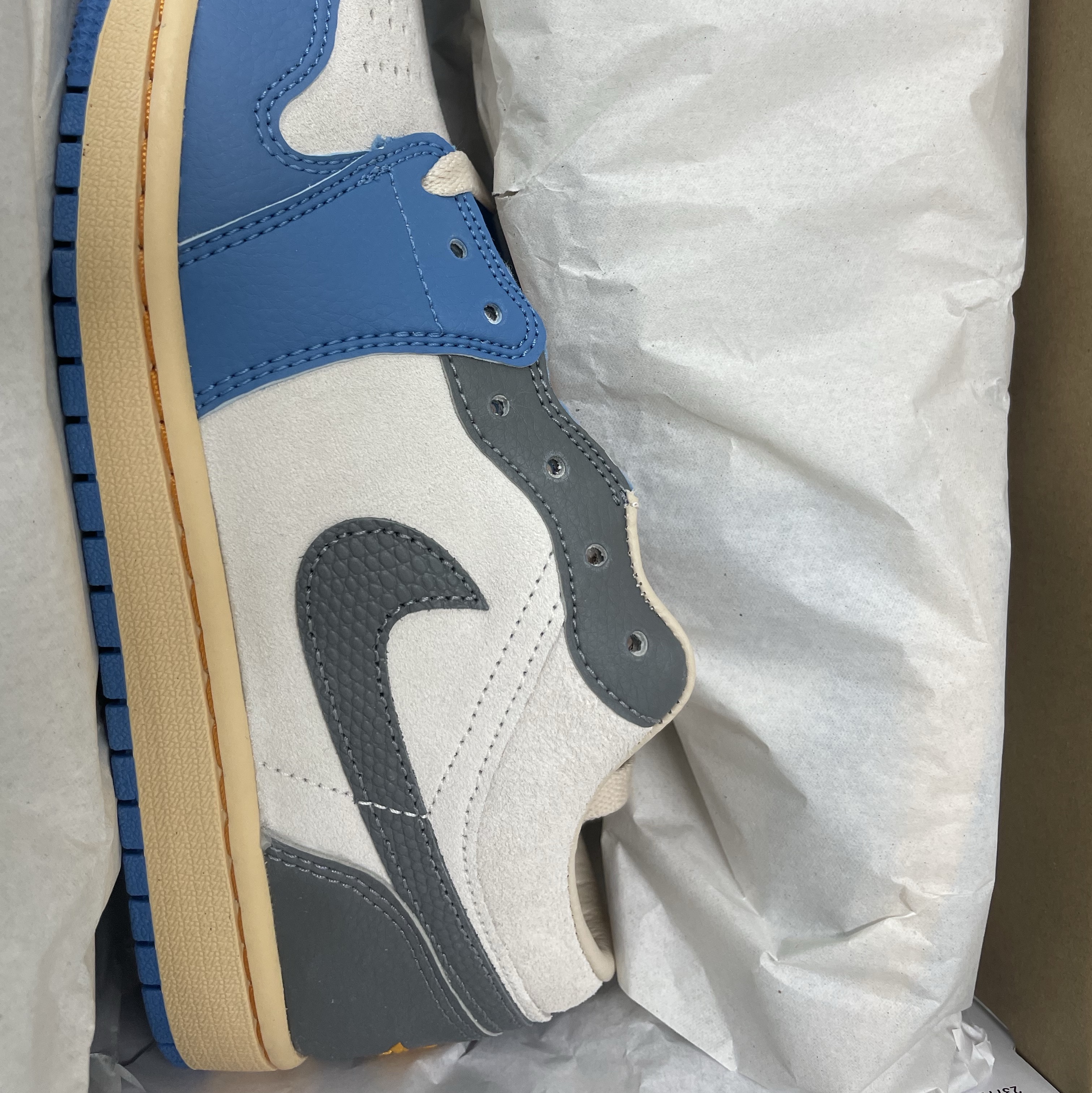 Jordan 1 Low SE Tokyo 96 착용 스타일