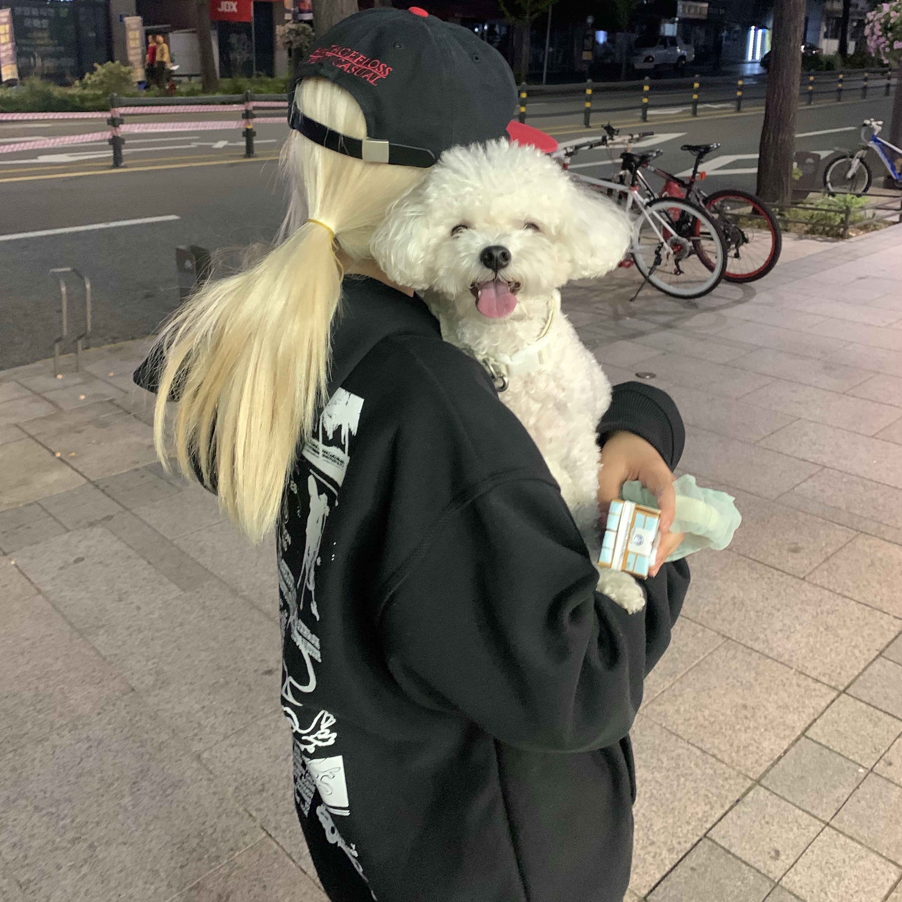 Stussy Sara Zip Hoodie Black 착용 스타일 - 2