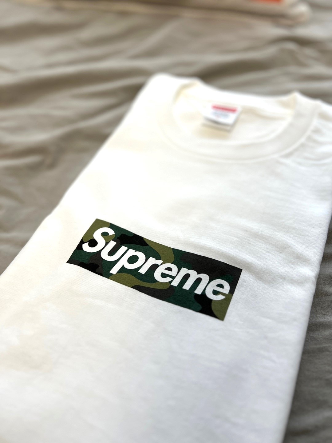 Supreme Box Logo T-Shirt White - 23FW 착용 스타일 - 1