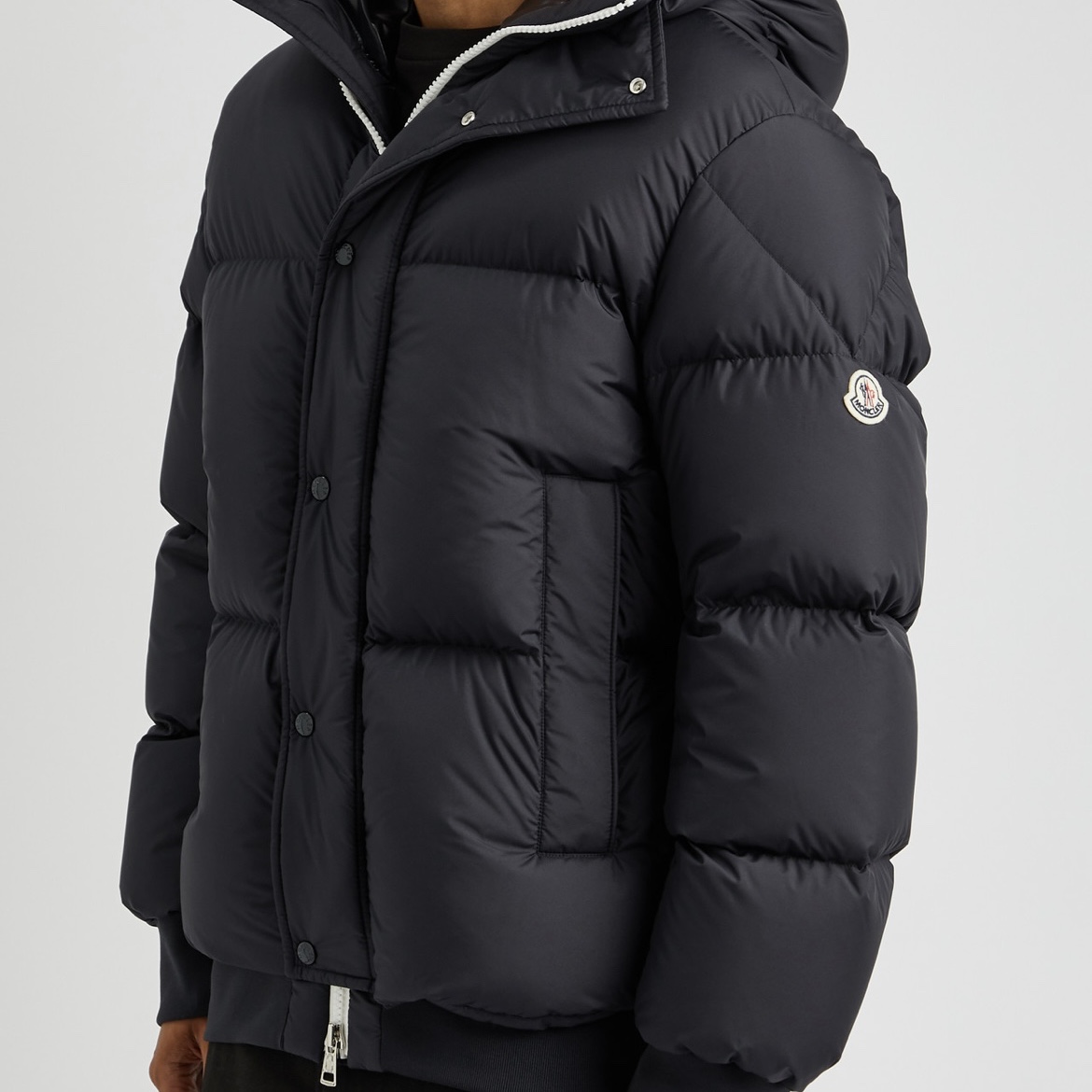 Moncler Risler Short Down Jacket Navy Blue - 23FW 착용 스타일 - 1